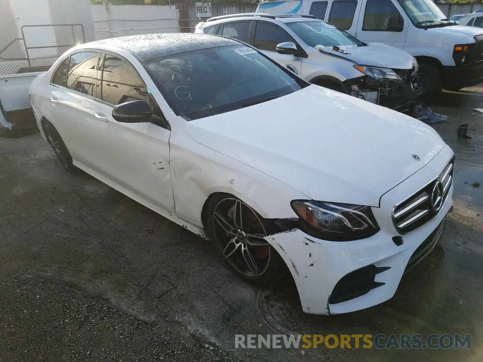 1 Photograph of a damaged car WDDZF4JB9KA526336 MERCEDES-BENZ E CLASS 2019