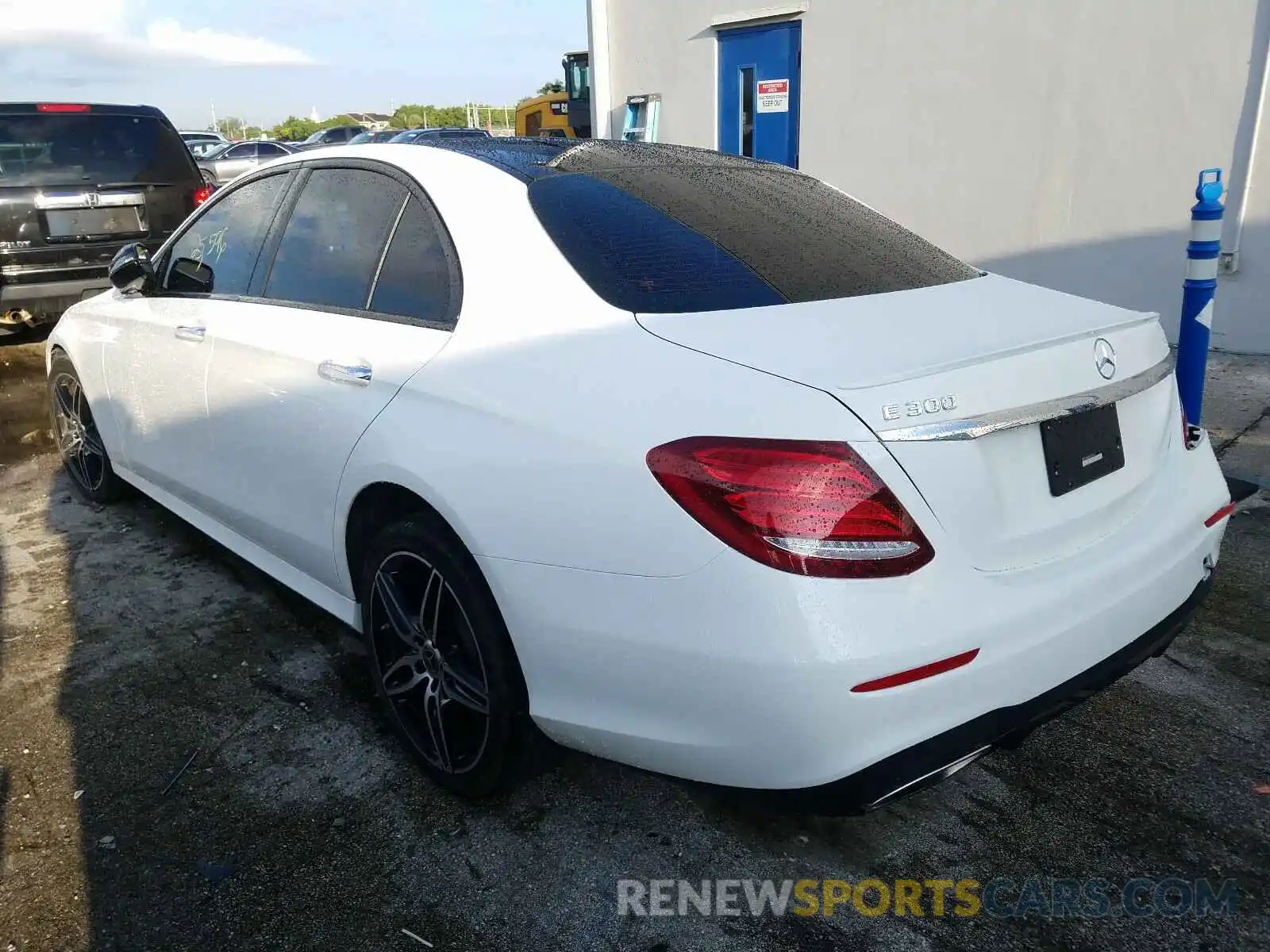 3 Photograph of a damaged car WDDZF4JB9KA526336 MERCEDES-BENZ E CLASS 2019