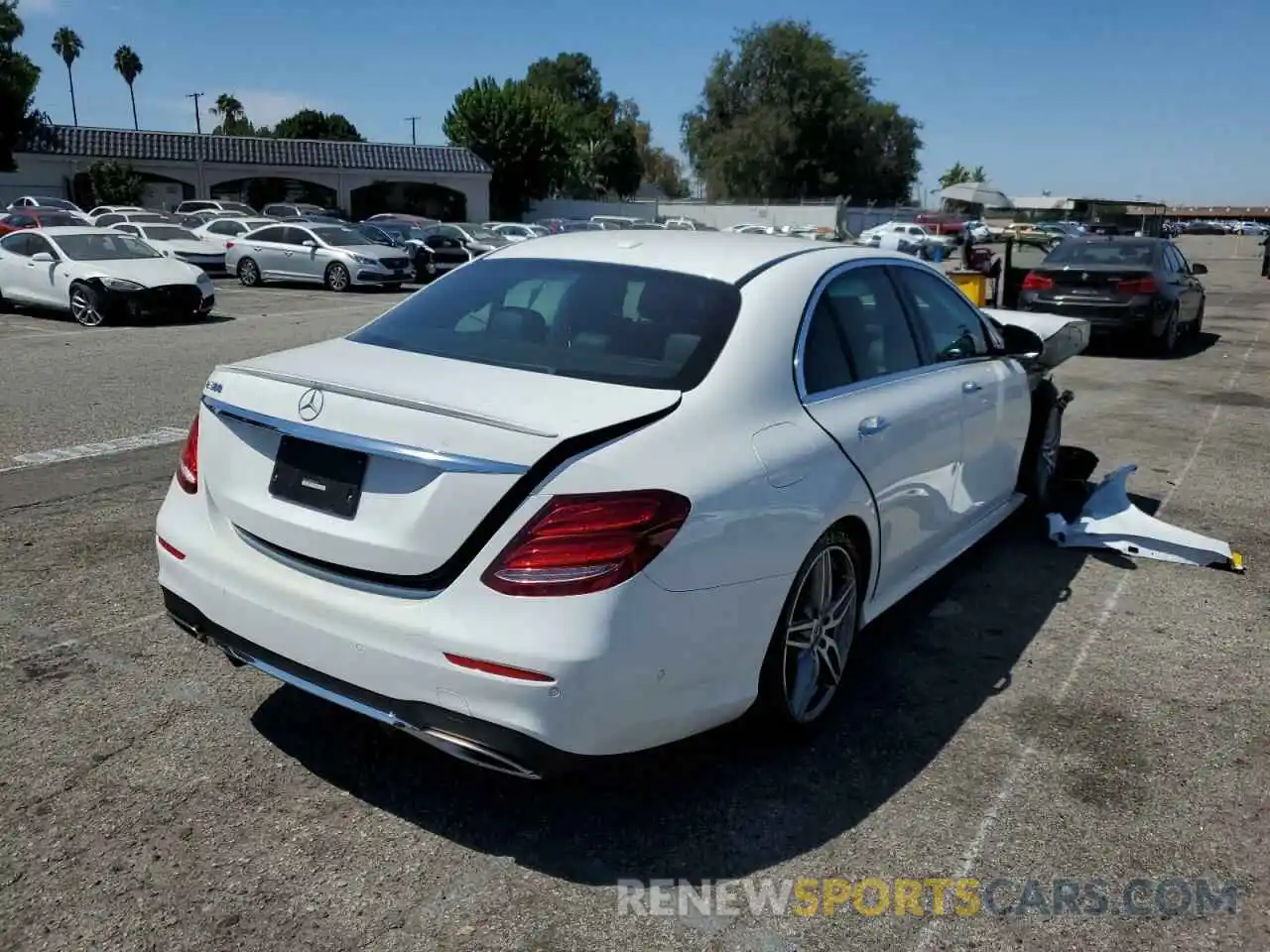 4 Photograph of a damaged car WDDZF4JB9KA529480 MERCEDES-BENZ E-CLASS 2019