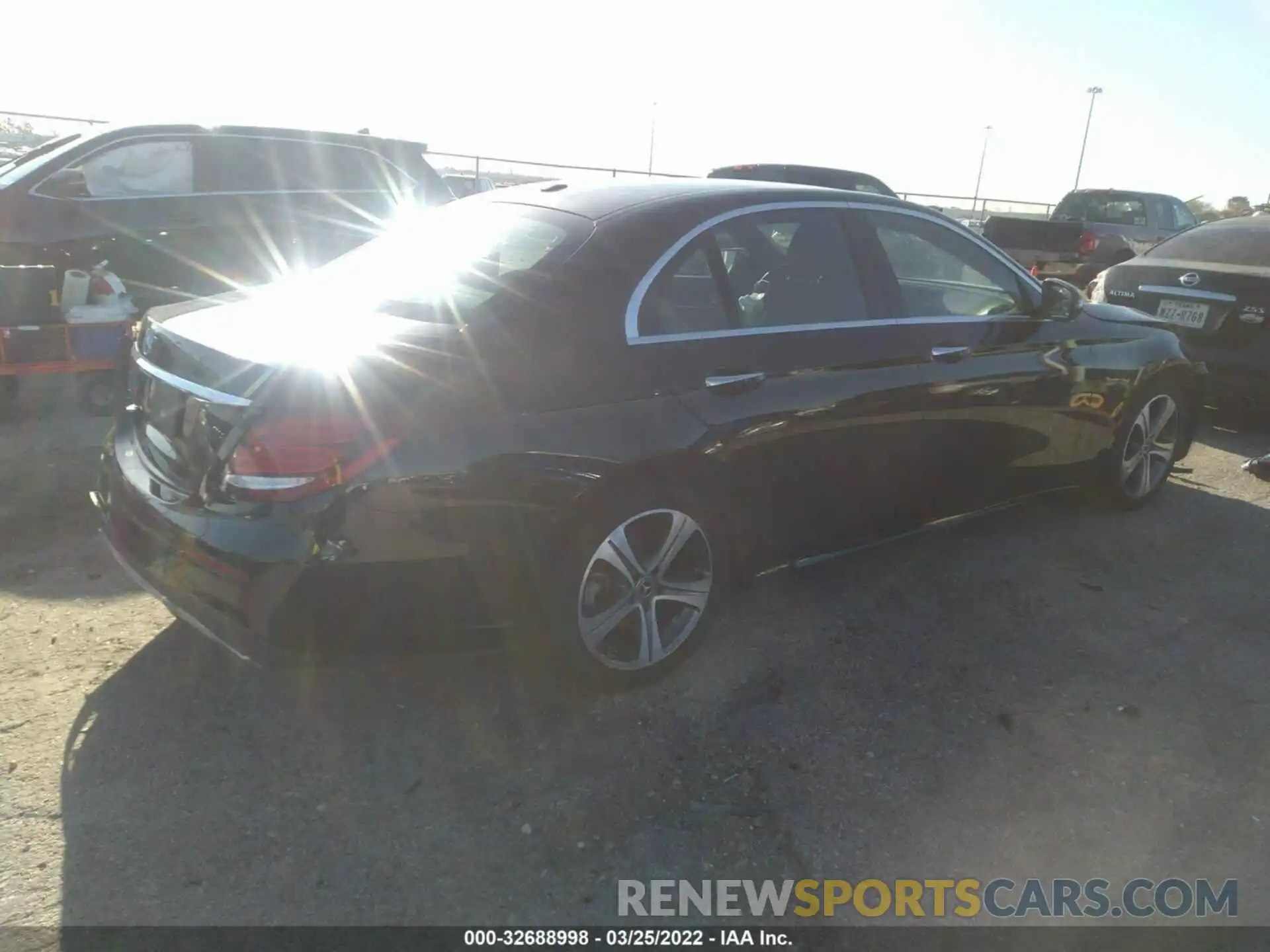 4 Photograph of a damaged car WDDZF4JB9KA543959 MERCEDES-BENZ E-CLASS 2019