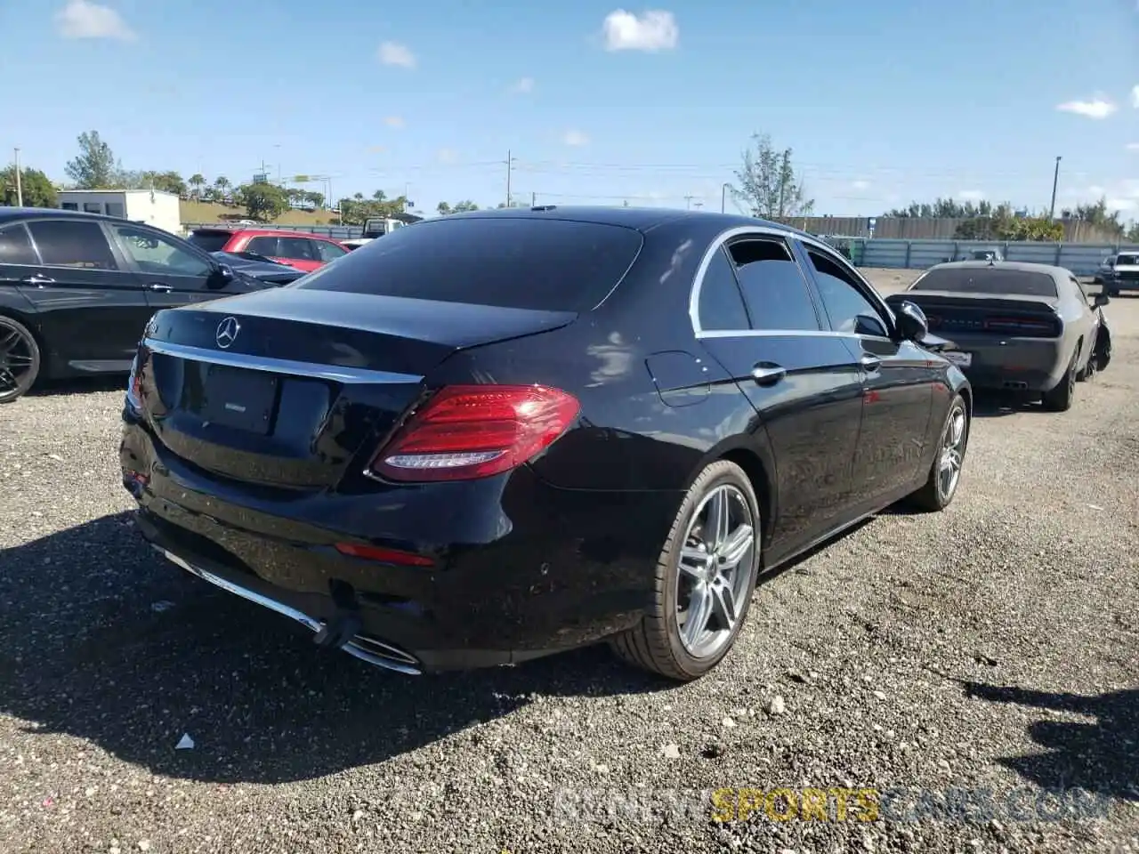 4 Photograph of a damaged car WDDZF4JB9KA567341 MERCEDES-BENZ E-CLASS 2019