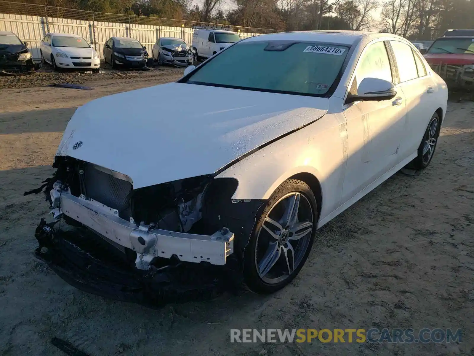 2 Photograph of a damaged car WDDZF4JB9KA606669 MERCEDES-BENZ E CLASS 2019