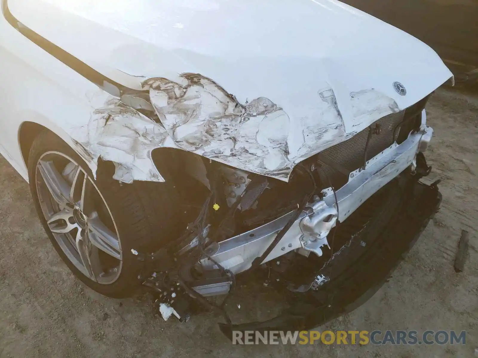 9 Photograph of a damaged car WDDZF4JB9KA606669 MERCEDES-BENZ E CLASS 2019