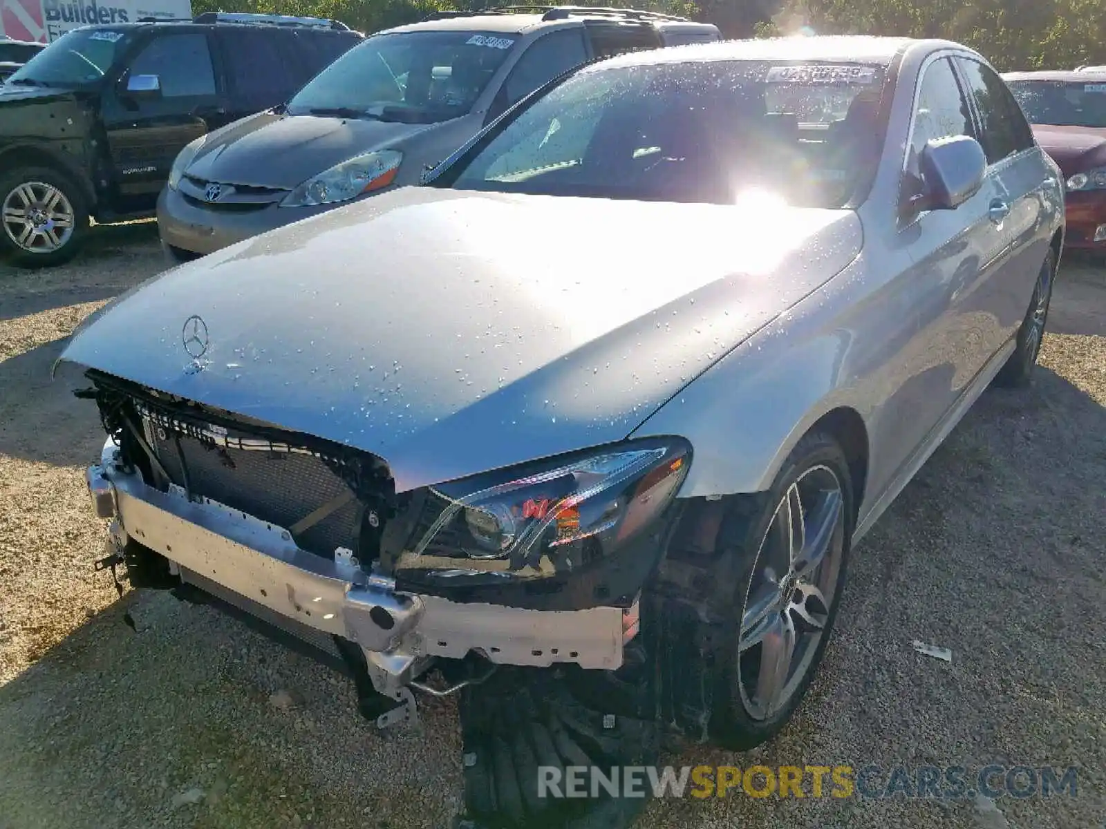 2 Photograph of a damaged car WDDZF4JB9KA611760 MERCEDES-BENZ E CLASS 2019