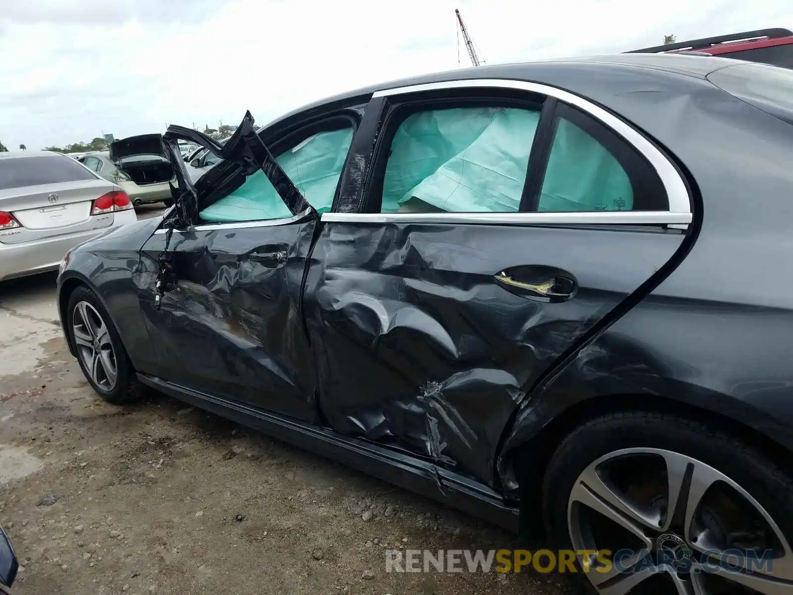 10 Photograph of a damaged car WDDZF4JB9KA639641 MERCEDES-BENZ E CLASS 2019