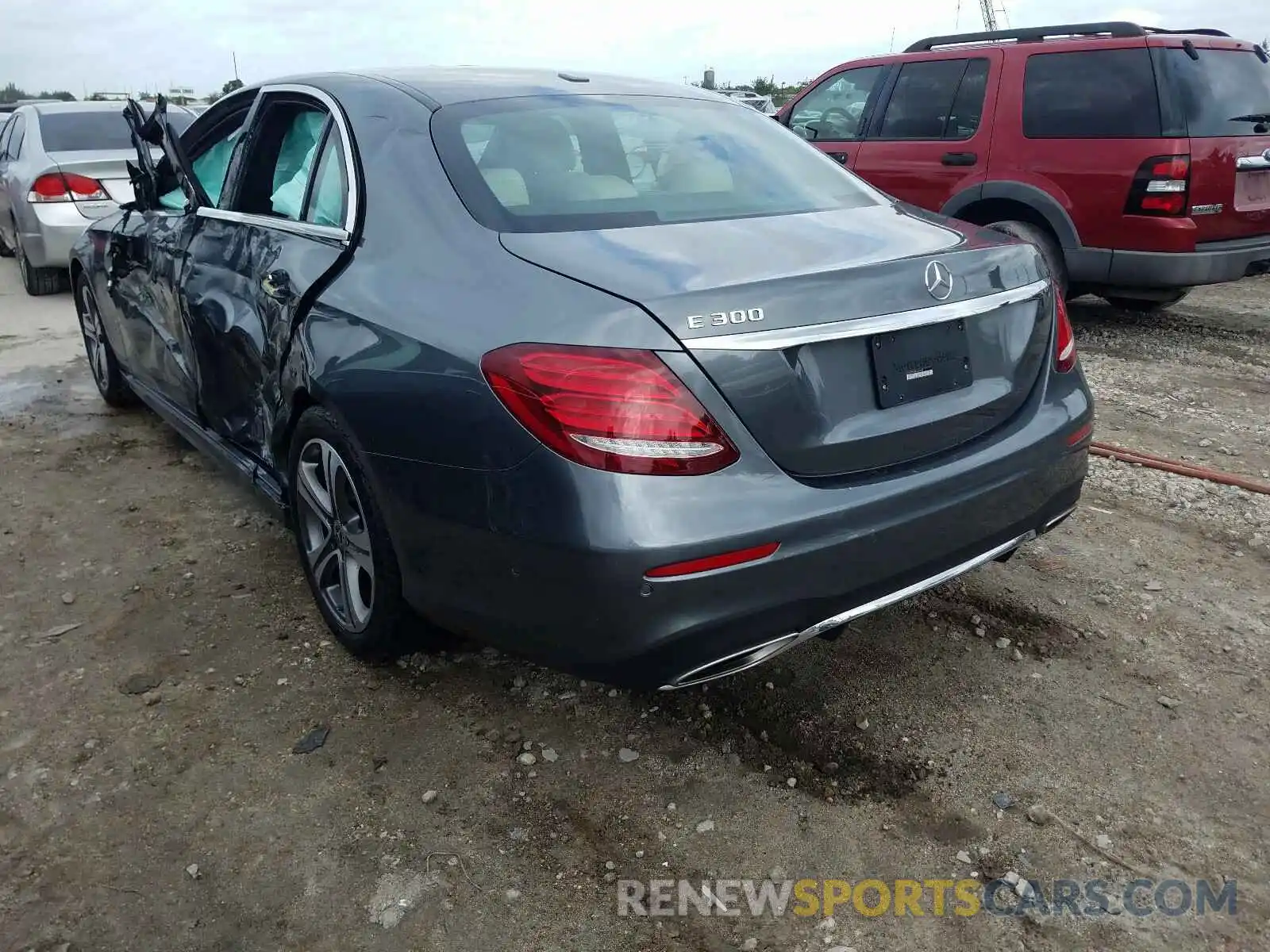 3 Photograph of a damaged car WDDZF4JB9KA639641 MERCEDES-BENZ E CLASS 2019