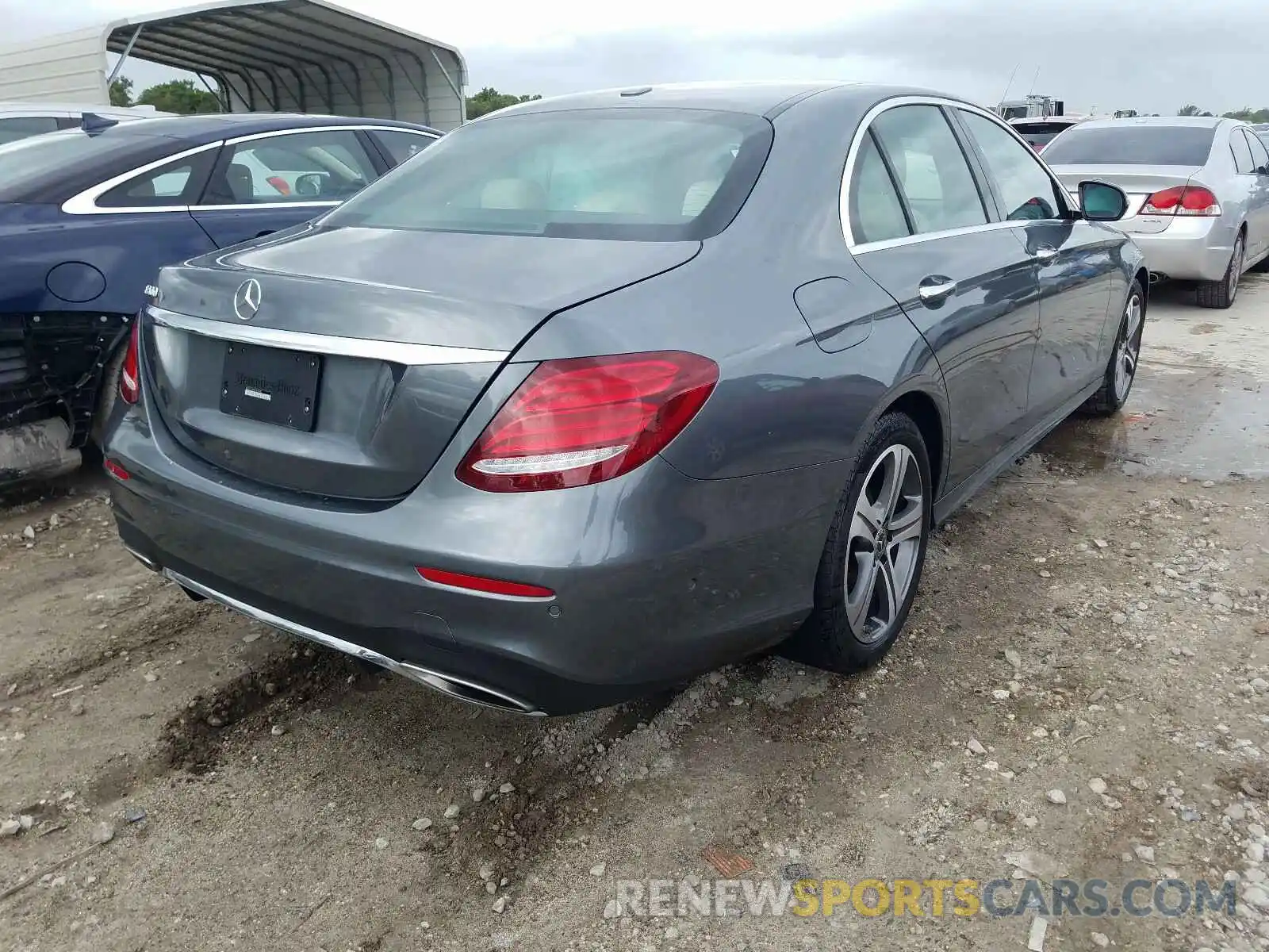 4 Photograph of a damaged car WDDZF4JB9KA639641 MERCEDES-BENZ E CLASS 2019