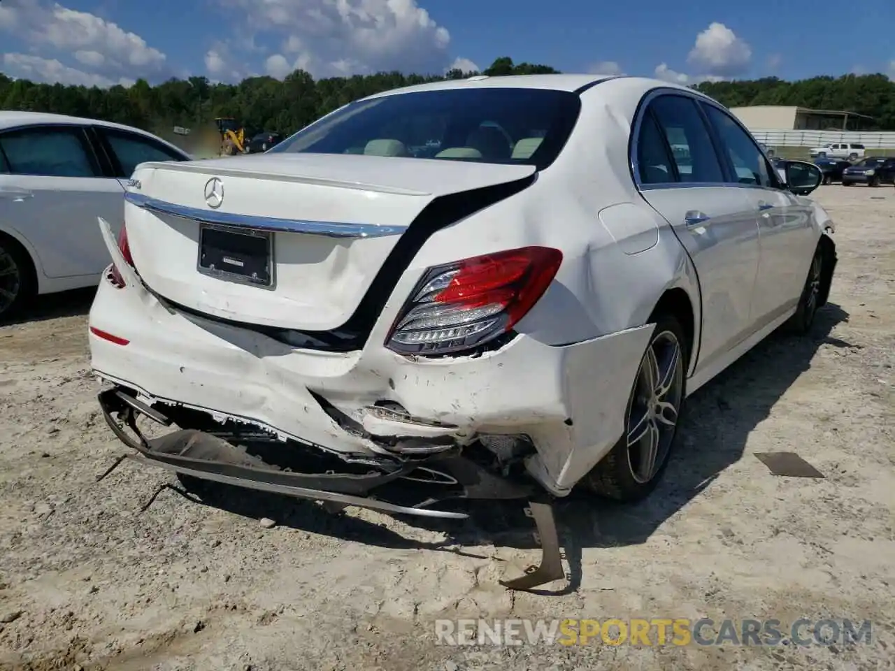 4 Photograph of a damaged car WDDZF4JBXKA495632 MERCEDES-BENZ E-CLASS 2019