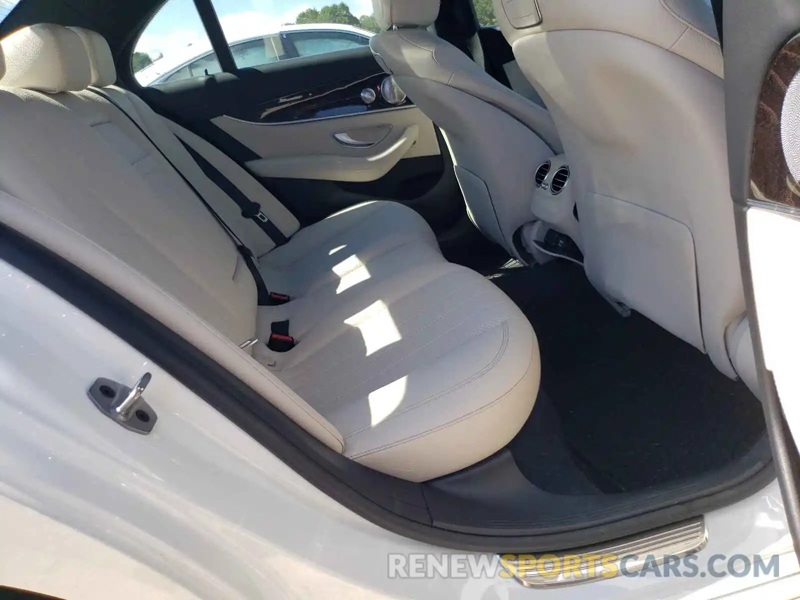 6 Photograph of a damaged car WDDZF4JBXKA495632 MERCEDES-BENZ E-CLASS 2019