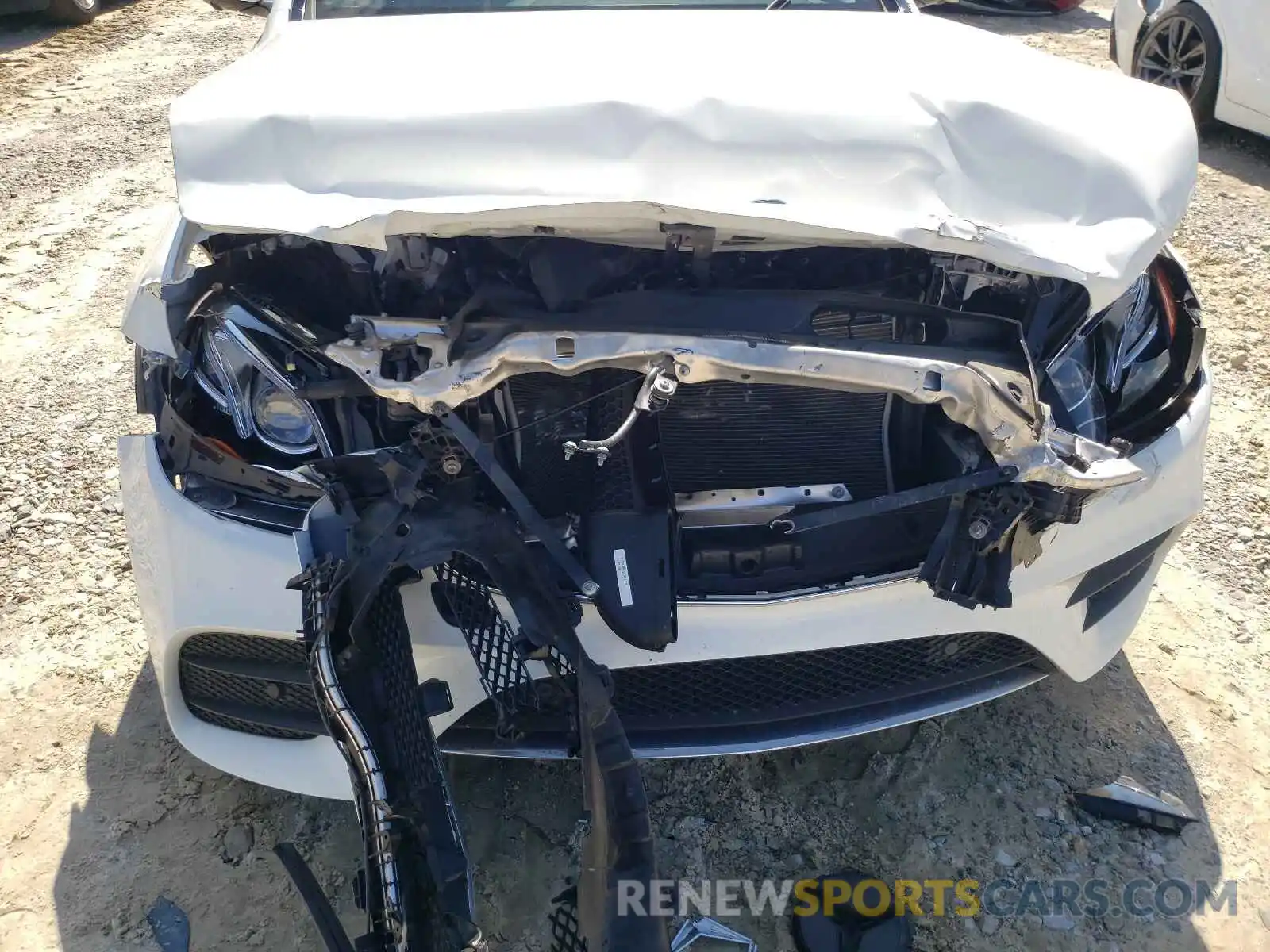 9 Photograph of a damaged car WDDZF4JBXKA495632 MERCEDES-BENZ E-CLASS 2019