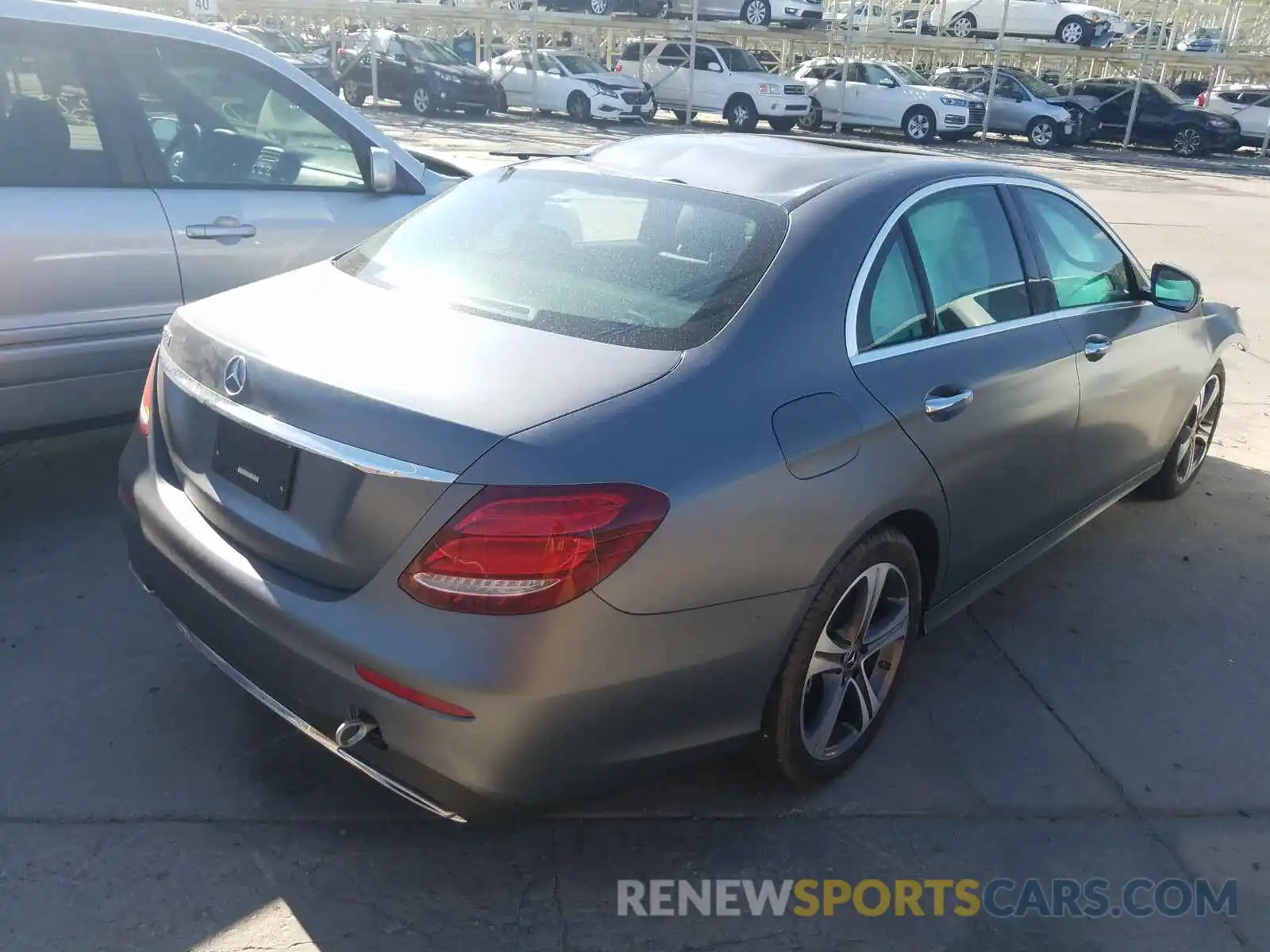 4 Photograph of a damaged car WDDZF4JBXKA513353 MERCEDES-BENZ E CLASS 2019