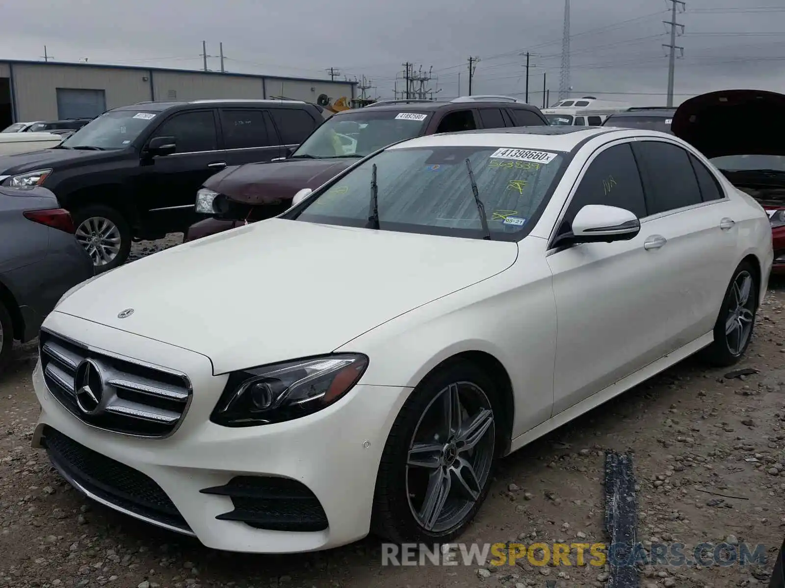 2 Photograph of a damaged car WDDZF4JBXKA563539 MERCEDES-BENZ E CLASS 2019