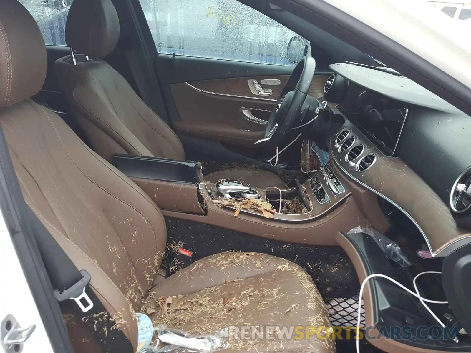 5 Photograph of a damaged car WDDZF4JBXKA563539 MERCEDES-BENZ E CLASS 2019