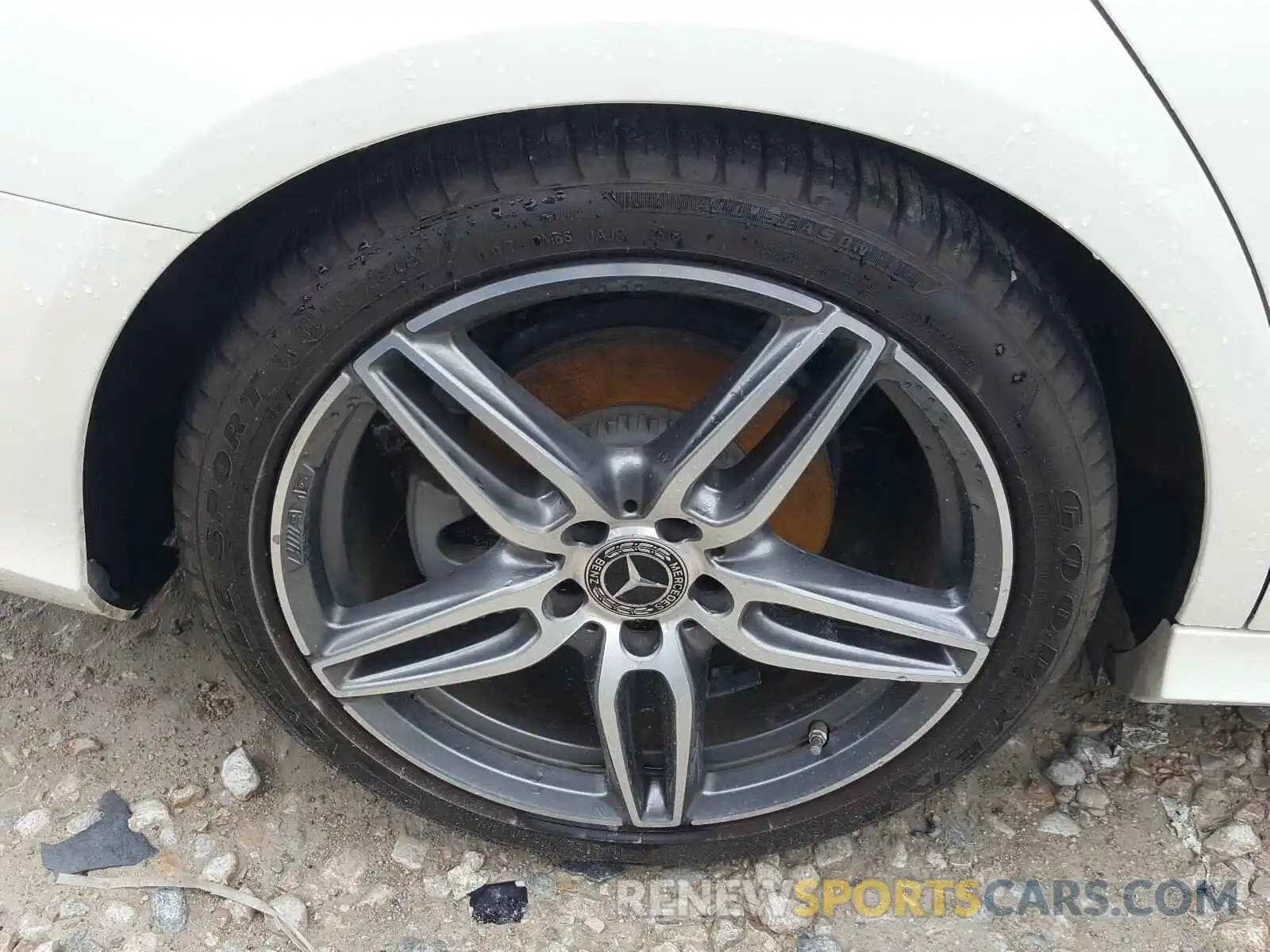 9 Photograph of a damaged car WDDZF4JBXKA563539 MERCEDES-BENZ E CLASS 2019