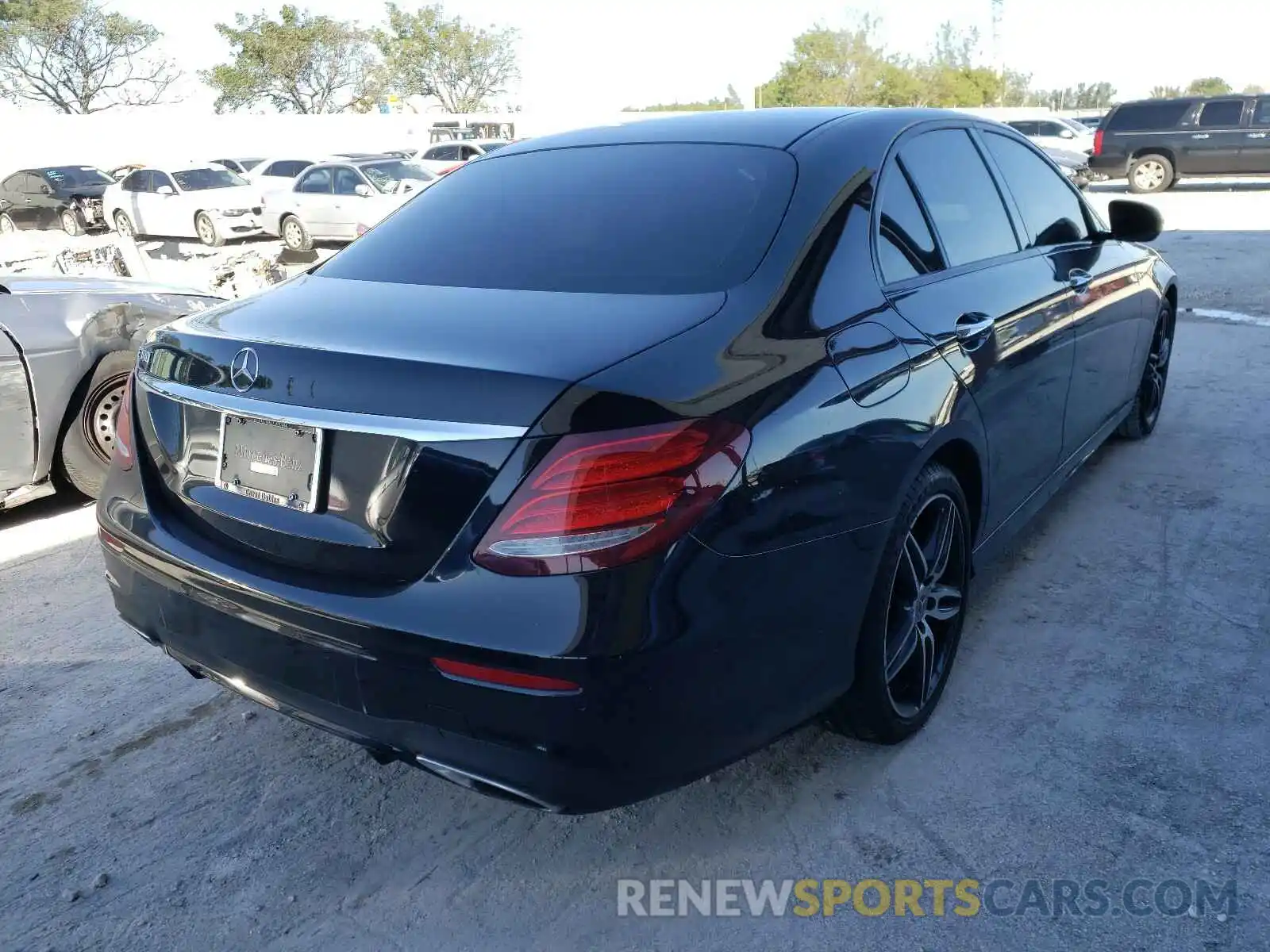 4 Photograph of a damaged car WDDZF4JBXKA601934 MERCEDES-BENZ E CLASS 2019