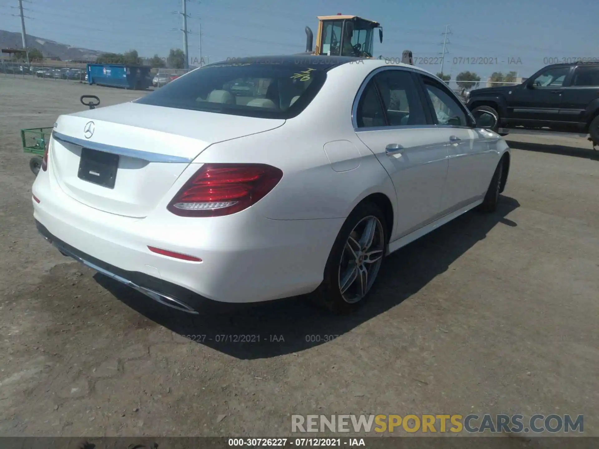 4 Photograph of a damaged car WDDZF4JBXKA602839 MERCEDES-BENZ E-CLASS 2019