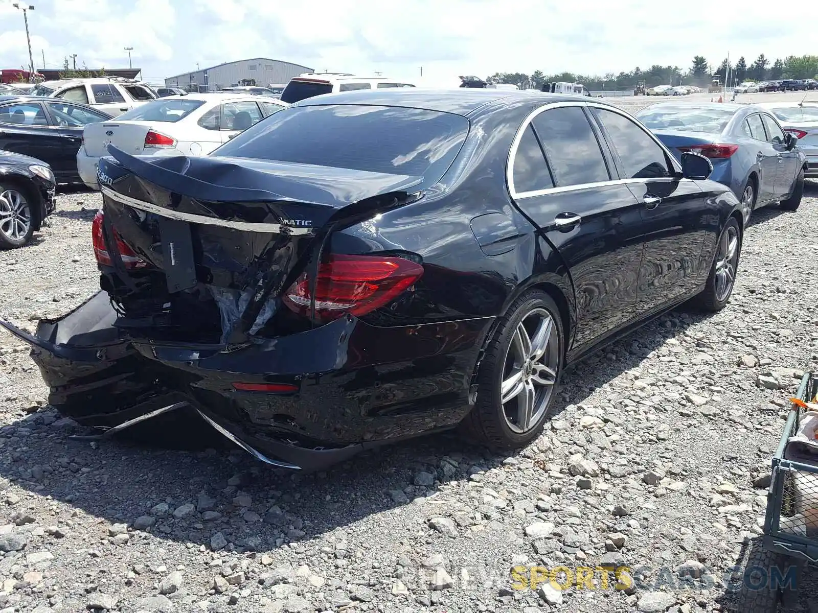 4 Photograph of a damaged car WDDZF4KB0KA500674 MERCEDES-BENZ E CLASS 2019