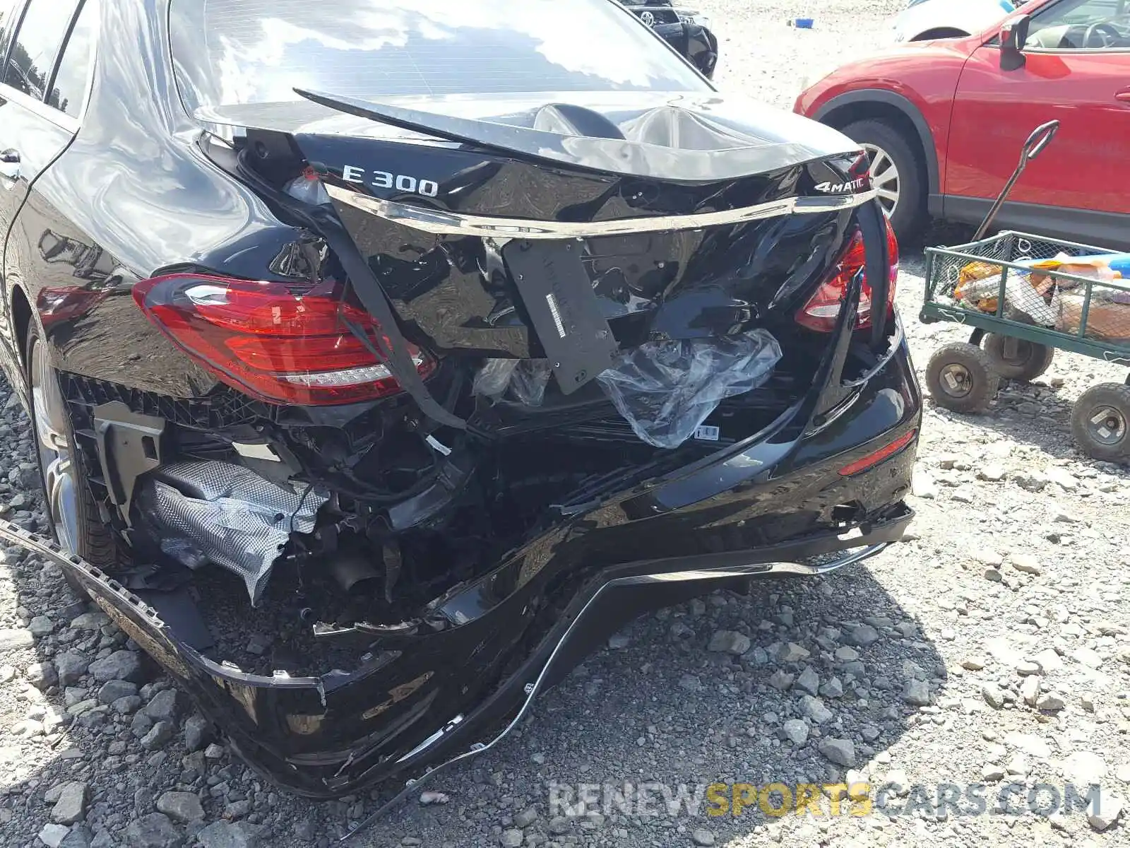 9 Photograph of a damaged car WDDZF4KB0KA500674 MERCEDES-BENZ E CLASS 2019