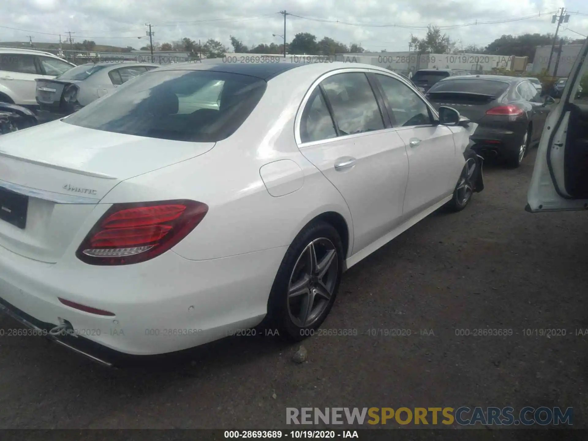 4 Photograph of a damaged car WDDZF4KB0KA563600 MERCEDES-BENZ E-CLASS 2019