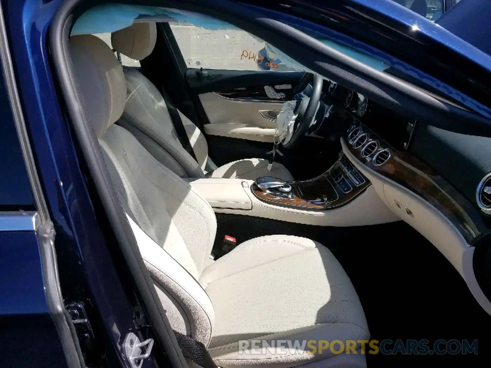 5 Photograph of a damaged car WDDZF4KB1KA491774 MERCEDES-BENZ E CLASS 2019