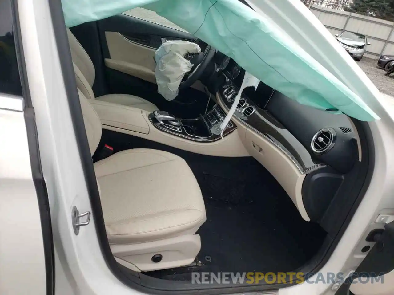 5 Photograph of a damaged car WDDZF4KB1KA562522 MERCEDES-BENZ E-CLASS 2019