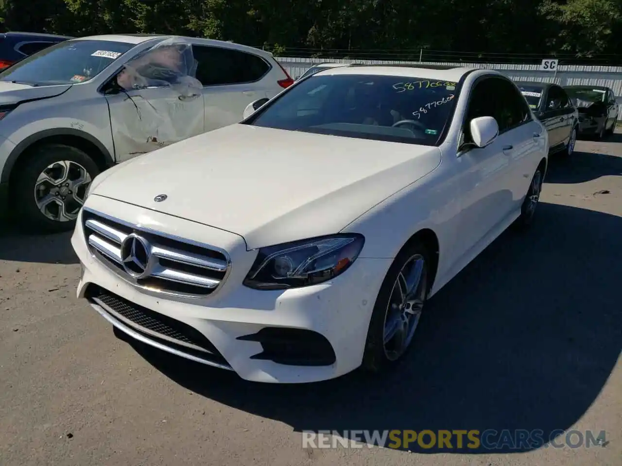 2 Photograph of a damaged car WDDZF4KB1KA593124 MERCEDES-BENZ E-CLASS 2019