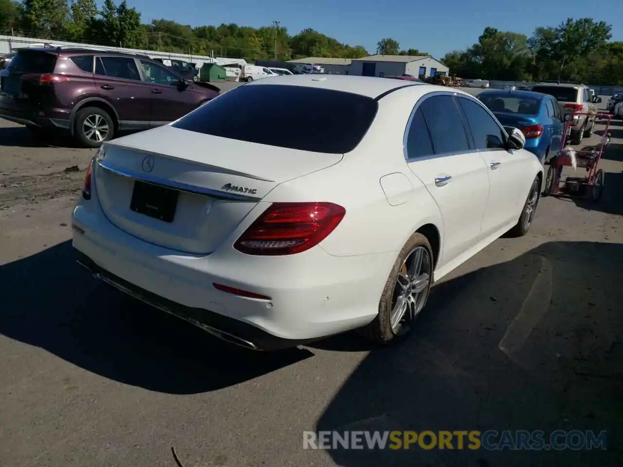 4 Photograph of a damaged car WDDZF4KB1KA593124 MERCEDES-BENZ E-CLASS 2019