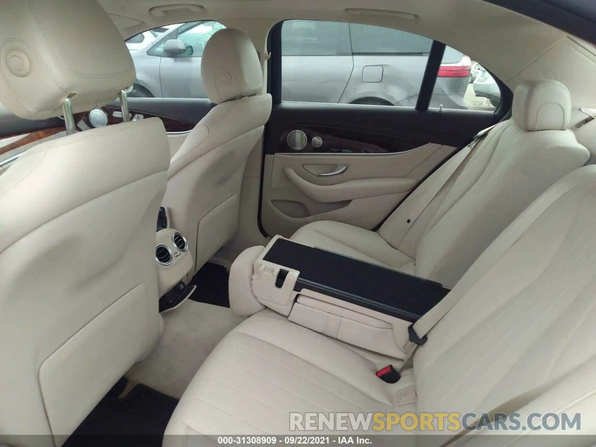 8 Photograph of a damaged car WDDZF4KB1KA643522 MERCEDES-BENZ E-CLASS 2019