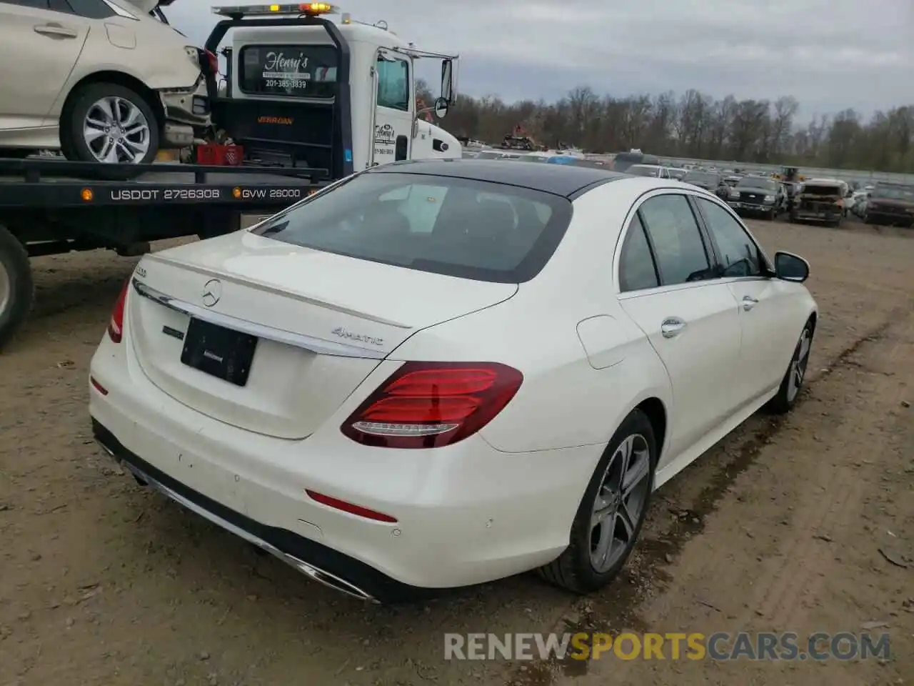 4 Photograph of a damaged car WDDZF4KB1KA672955 MERCEDES-BENZ E-CLASS 2019