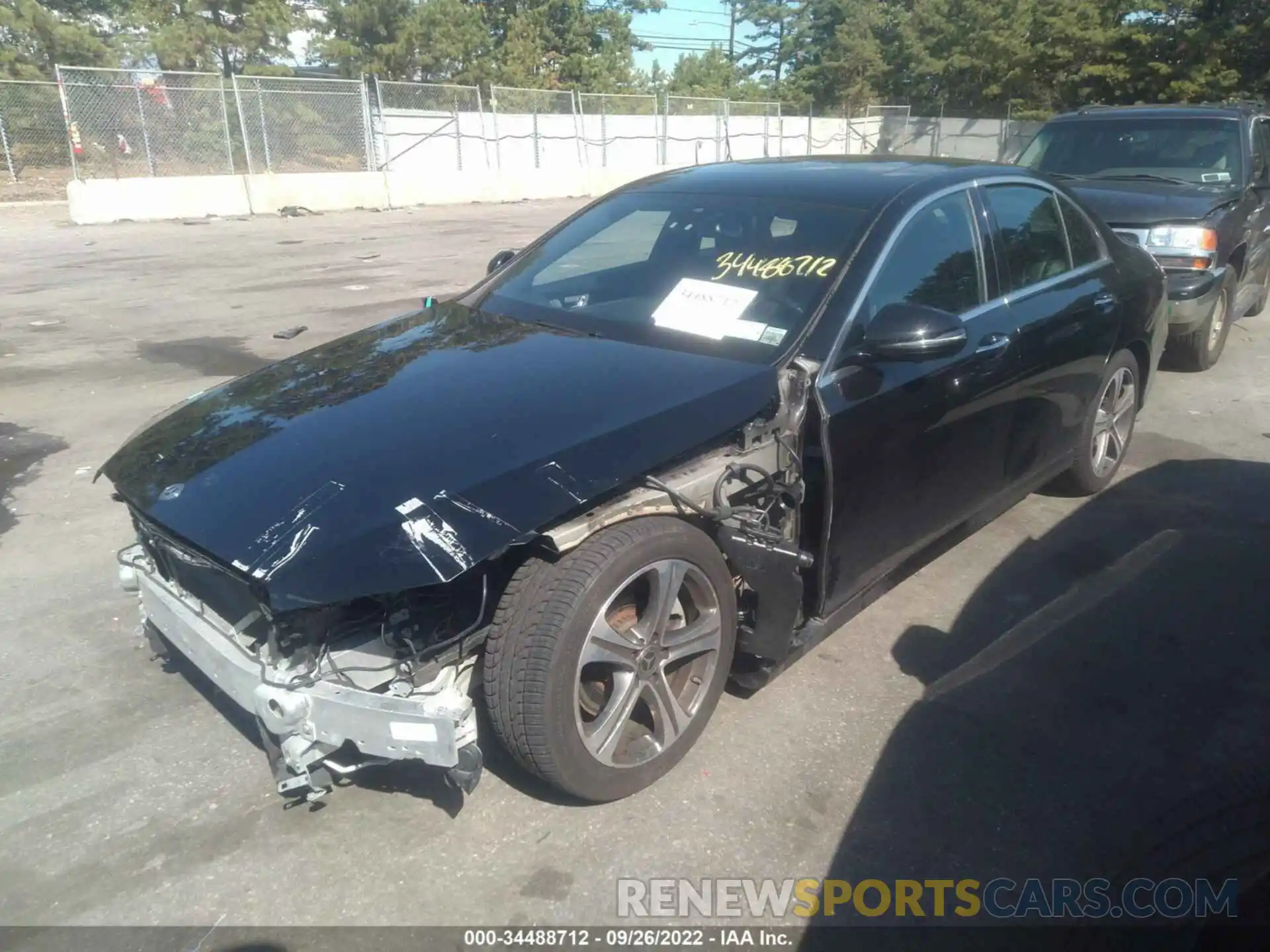 2 Photograph of a damaged car WDDZF4KB2KA505388 MERCEDES-BENZ E-CLASS 2019