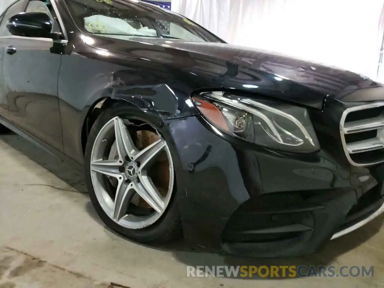 9 Photograph of a damaged car WDDZF4KB2KA508596 MERCEDES-BENZ E-CLASS 2019