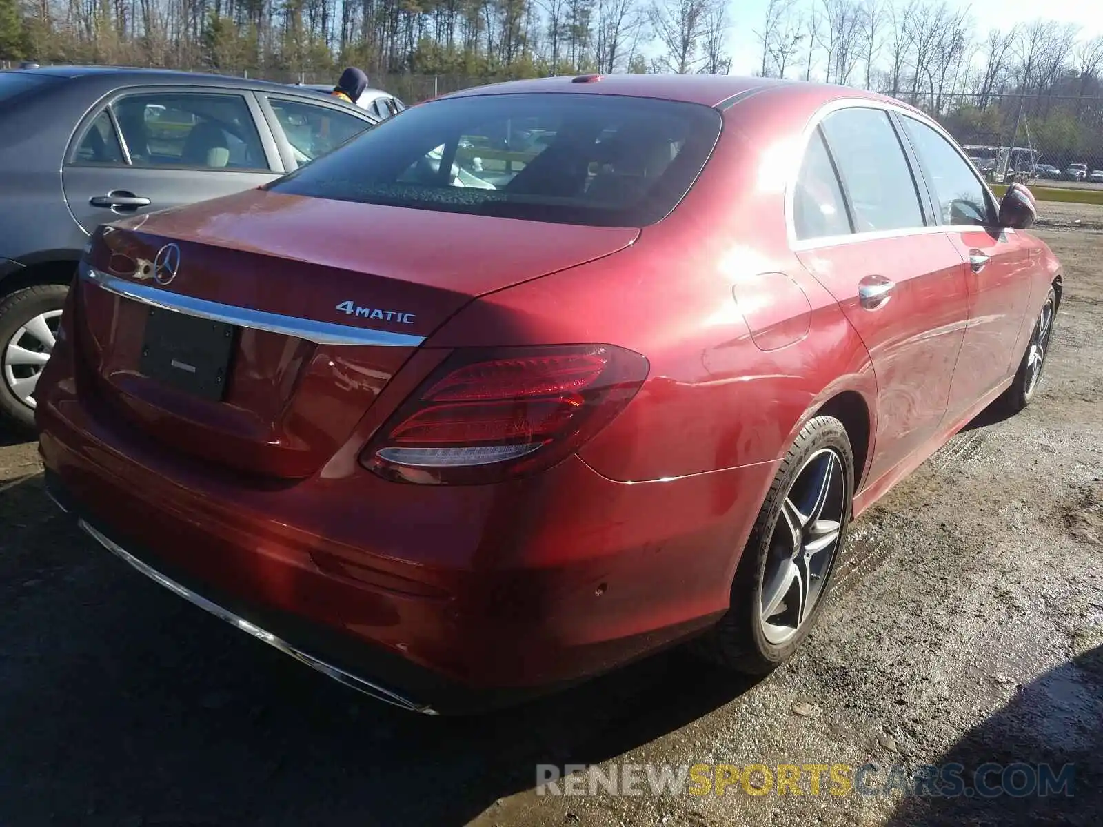 4 Photograph of a damaged car WDDZF4KB2KA554882 MERCEDES-BENZ E CLASS 2019