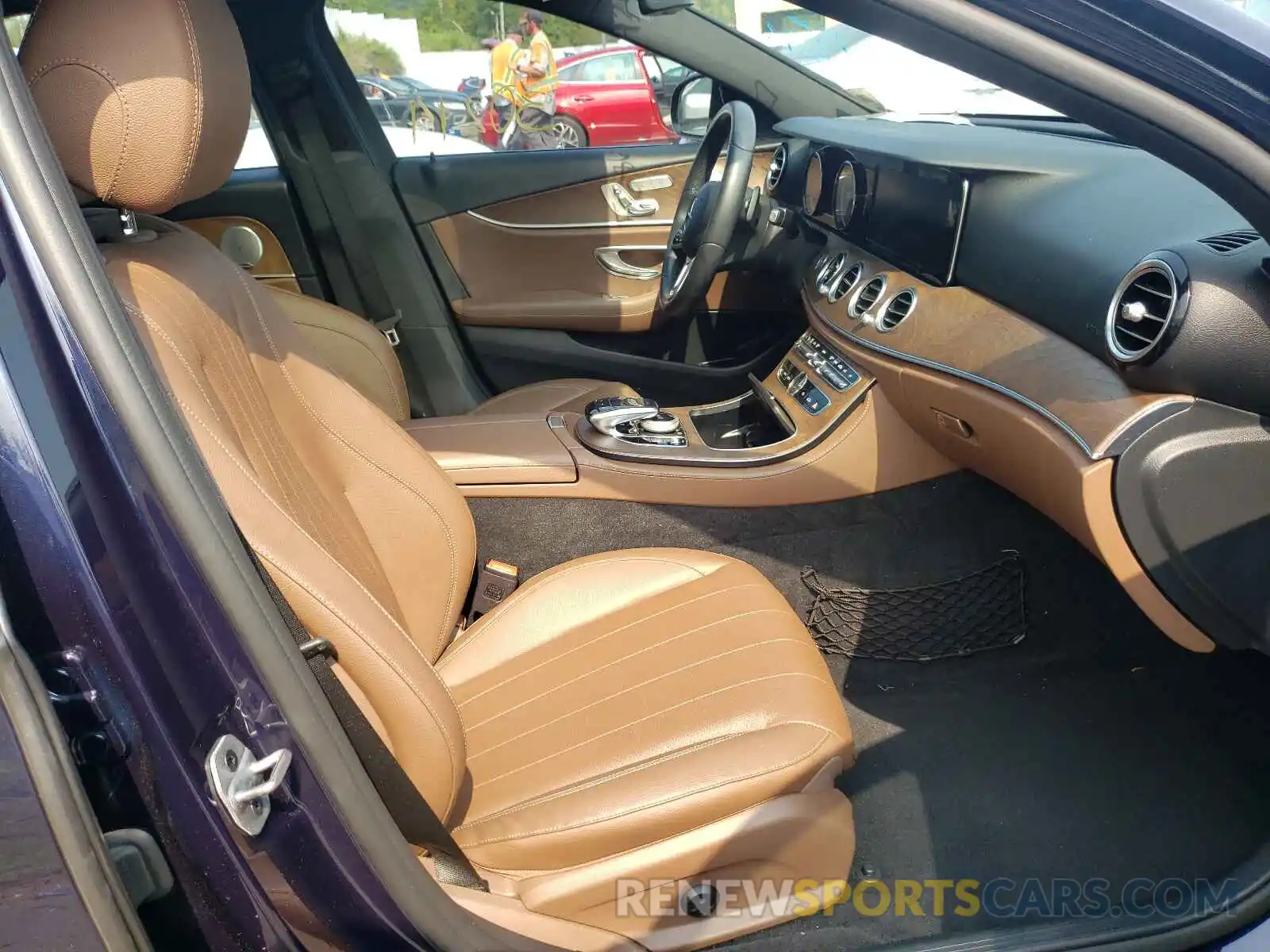 5 Photograph of a damaged car WDDZF4KB2KA555675 MERCEDES-BENZ E-CLASS 2019