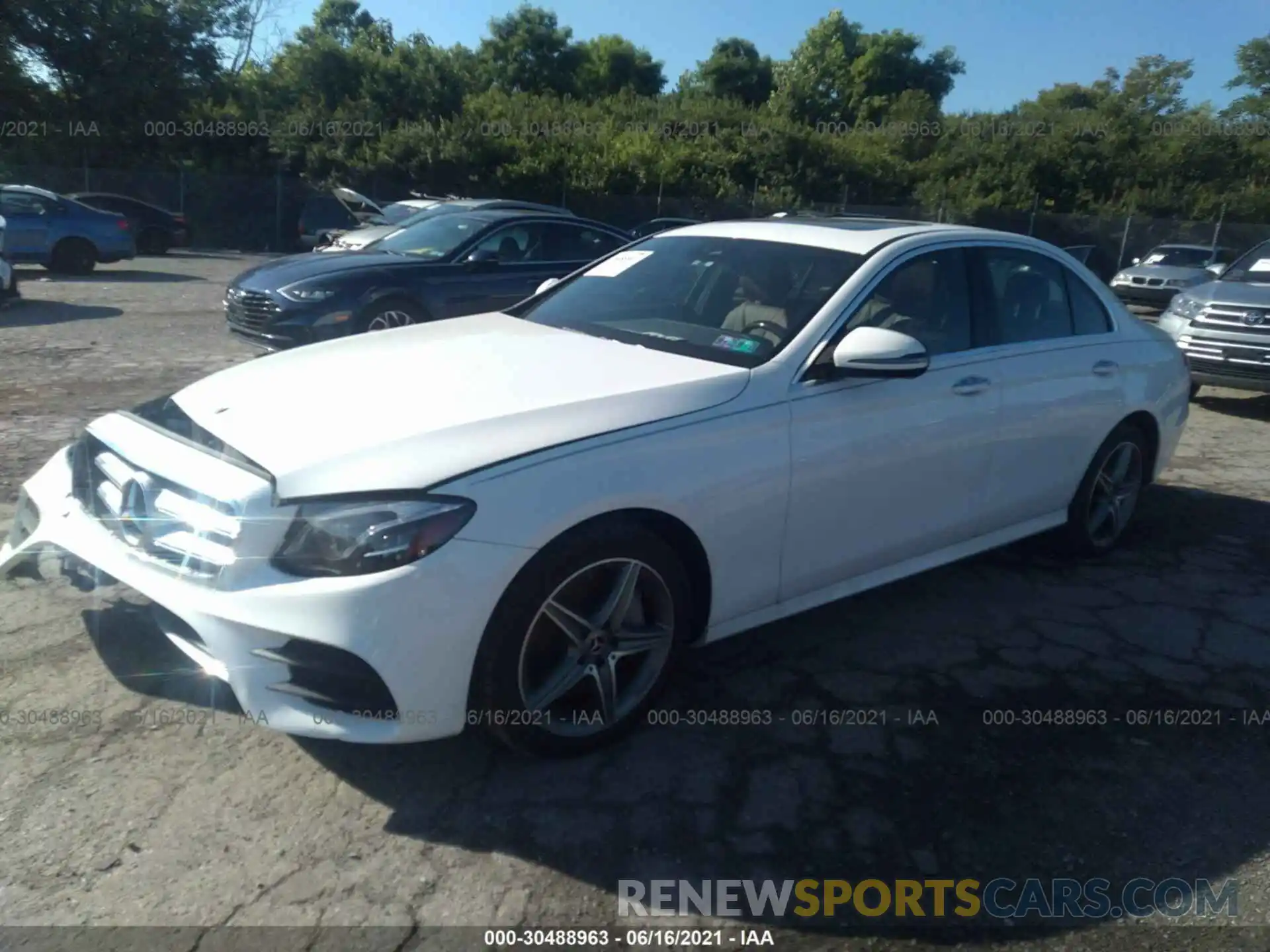 2 Photograph of a damaged car WDDZF4KB2KA569818 MERCEDES-BENZ E-CLASS 2019