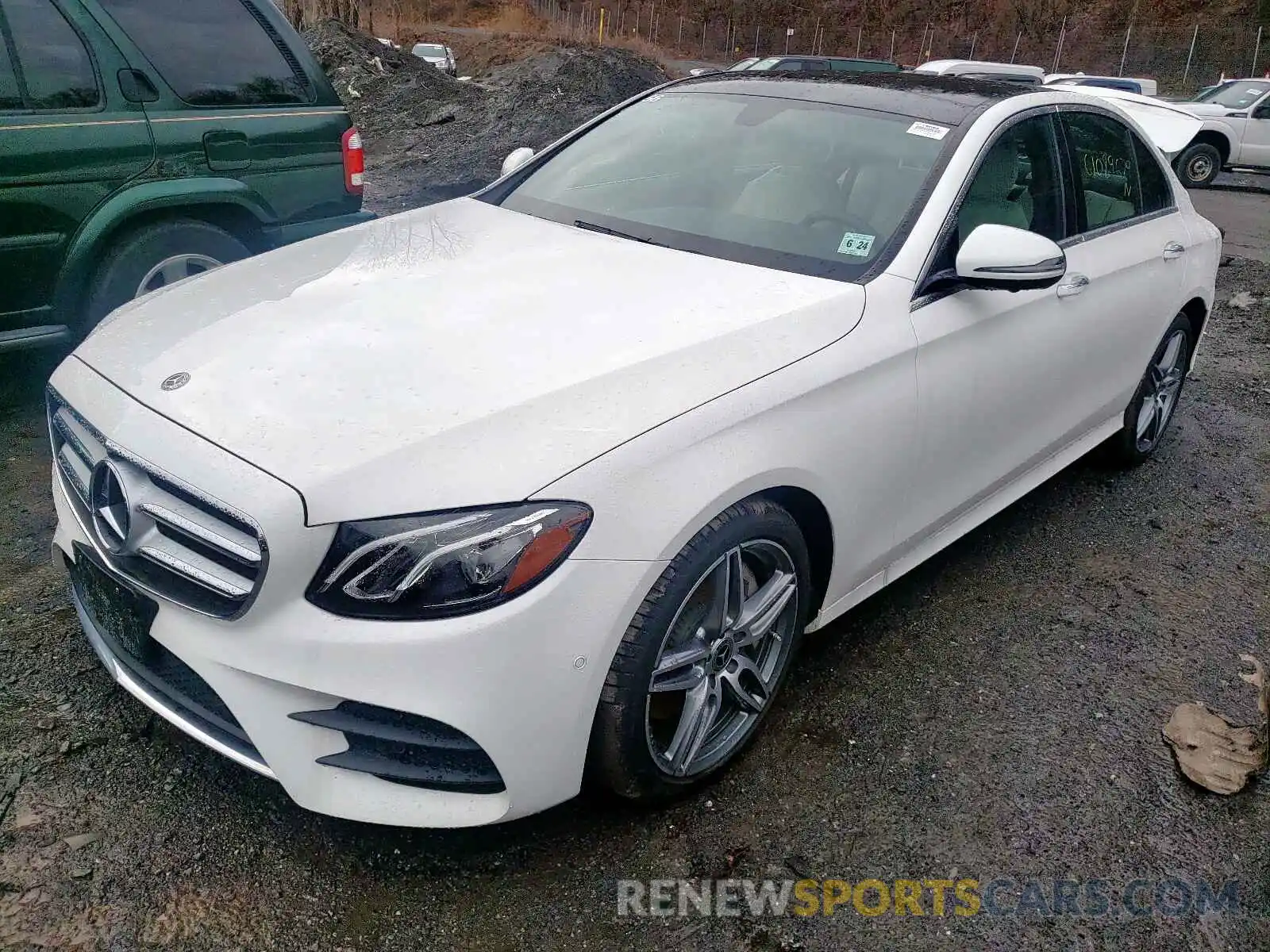 2 Photograph of a damaged car WDDZF4KB2KA610383 MERCEDES-BENZ E CLASS 2019