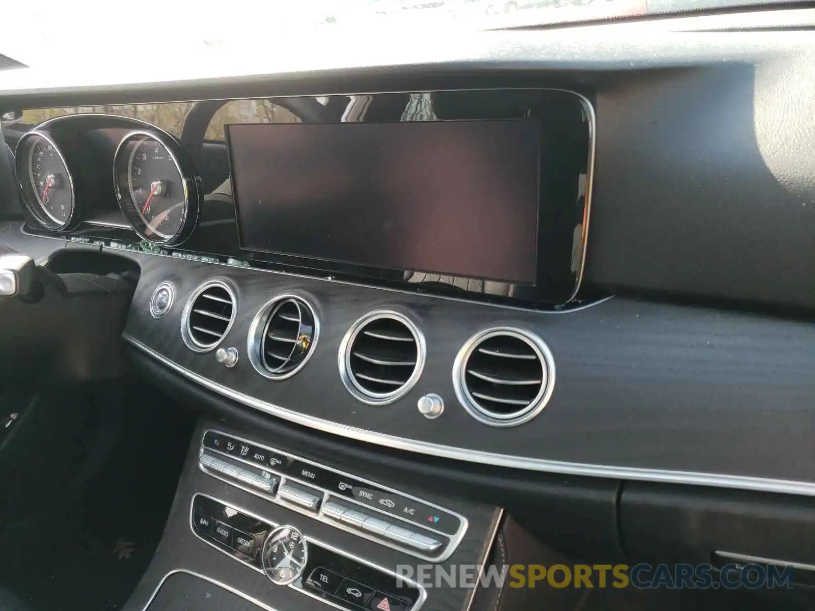 9 Фотография поврежденного автомобиля WDDZF4KB2KA636420 MERCEDES-BENZ E CLASS 2019