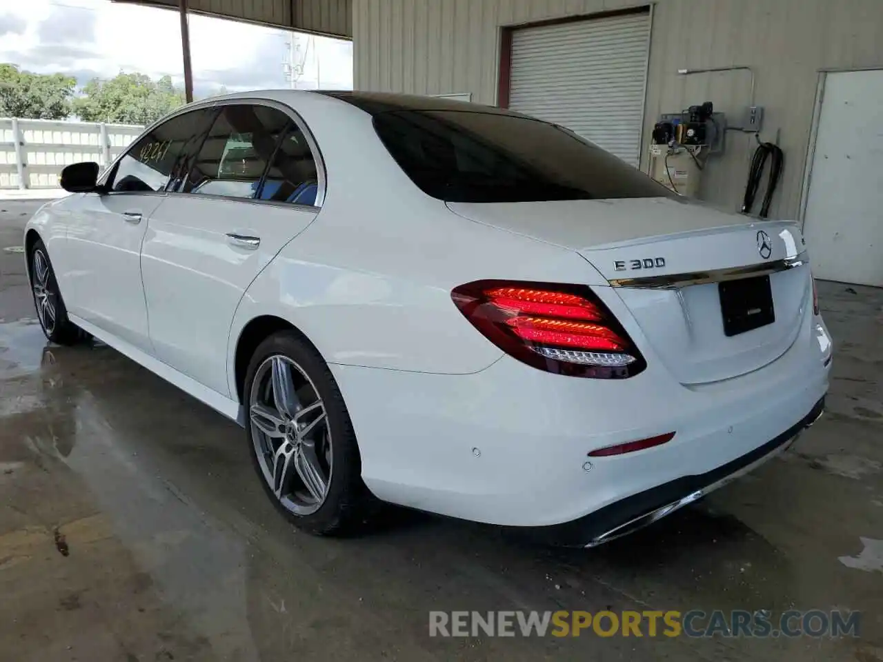 3 Photograph of a damaged car WDDZF4KB3KA656806 MERCEDES-BENZ E-CLASS 2019