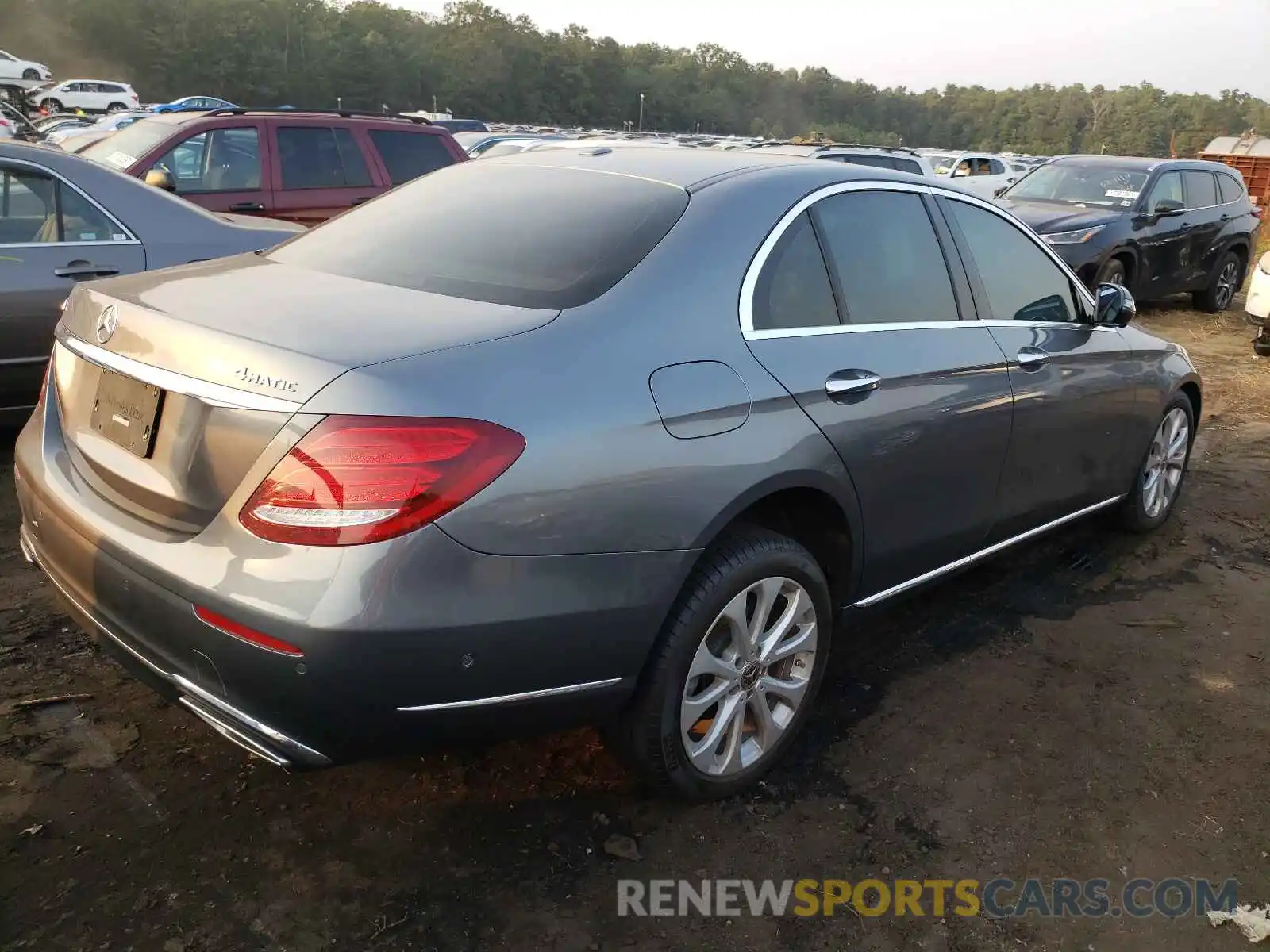 4 Photograph of a damaged car WDDZF4KB4KA553457 MERCEDES-BENZ E-CLASS 2019