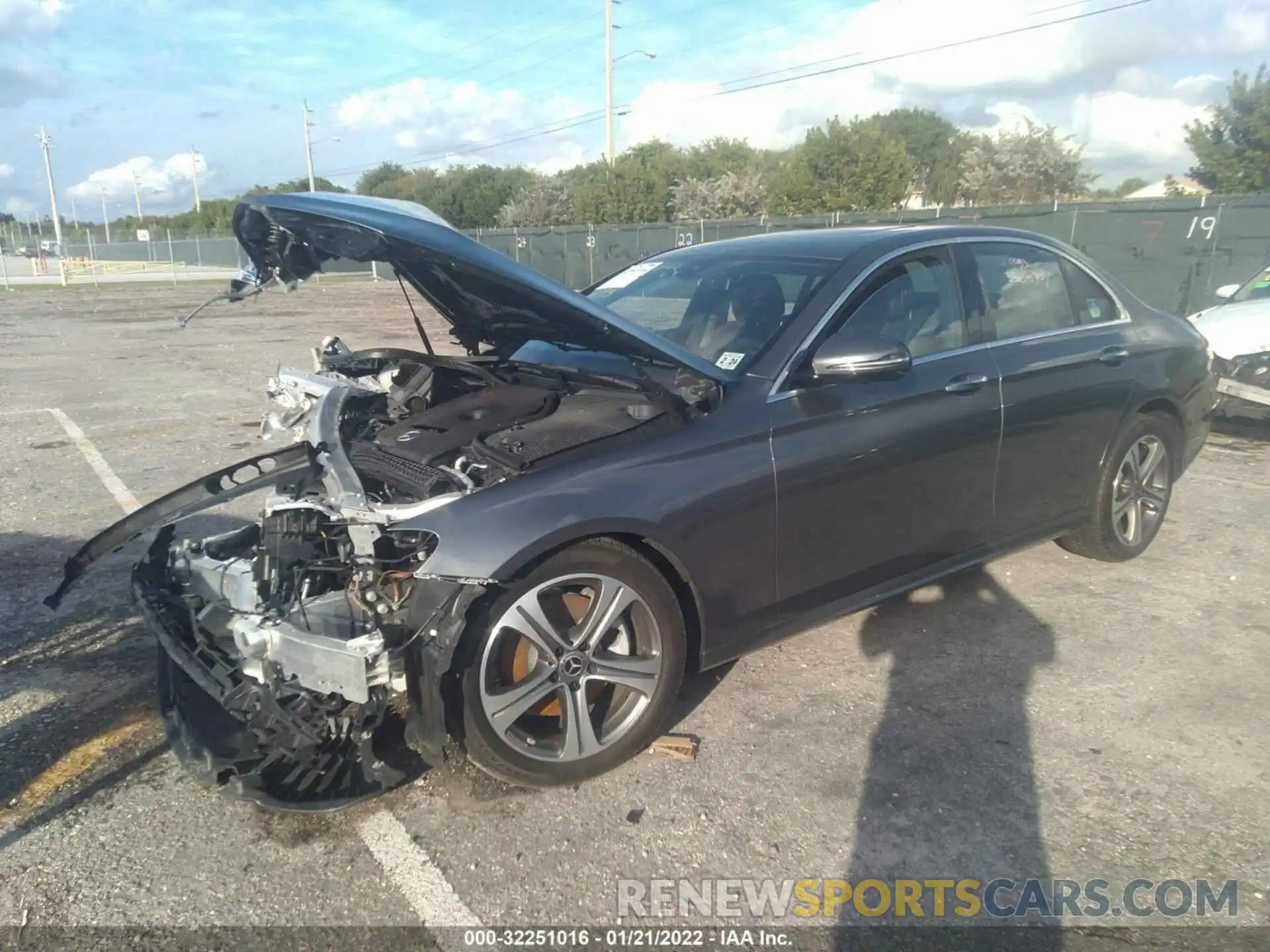 2 Photograph of a damaged car WDDZF4KB4KA615293 MERCEDES-BENZ E-CLASS 2019