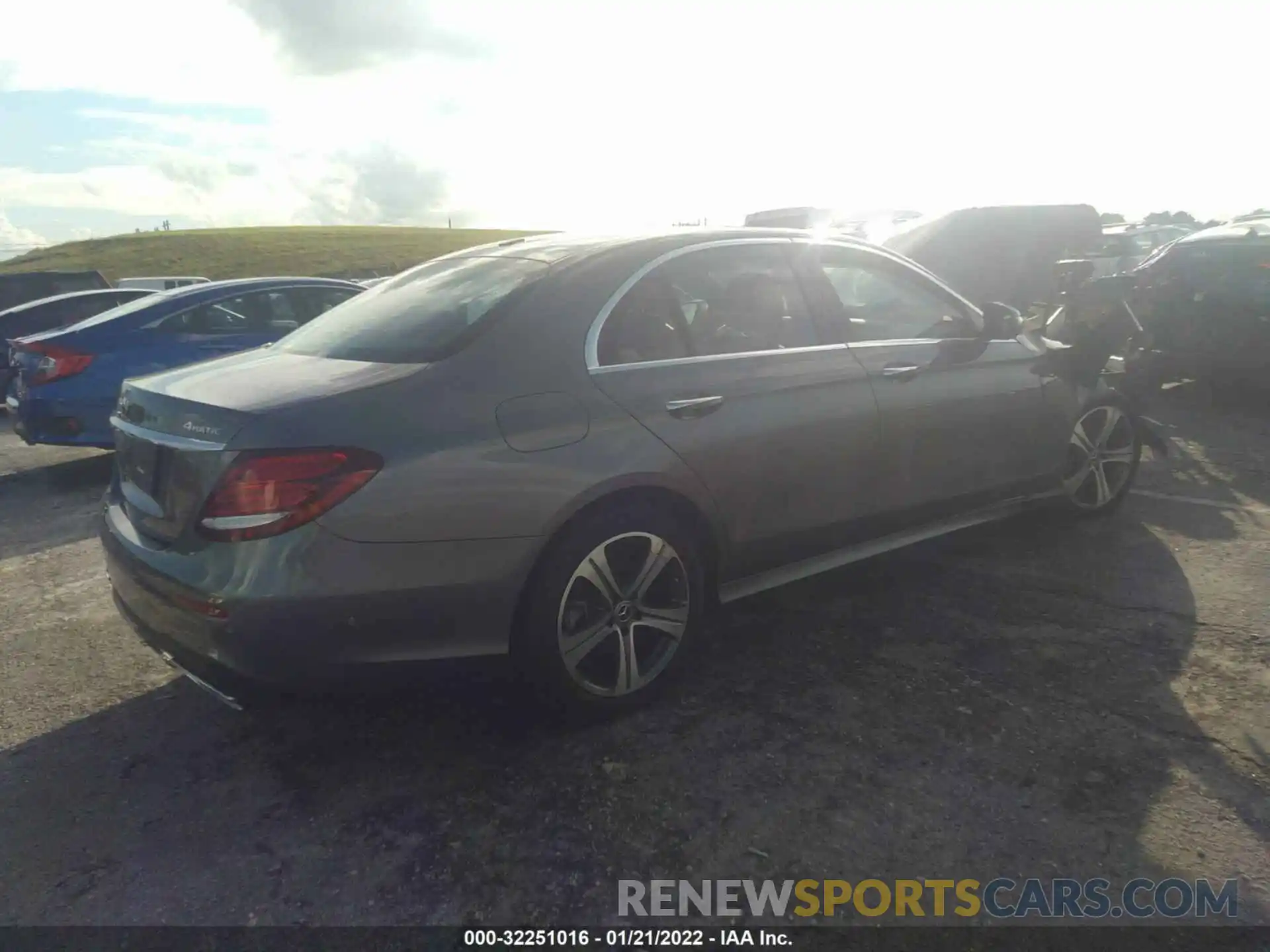 4 Photograph of a damaged car WDDZF4KB4KA615293 MERCEDES-BENZ E-CLASS 2019