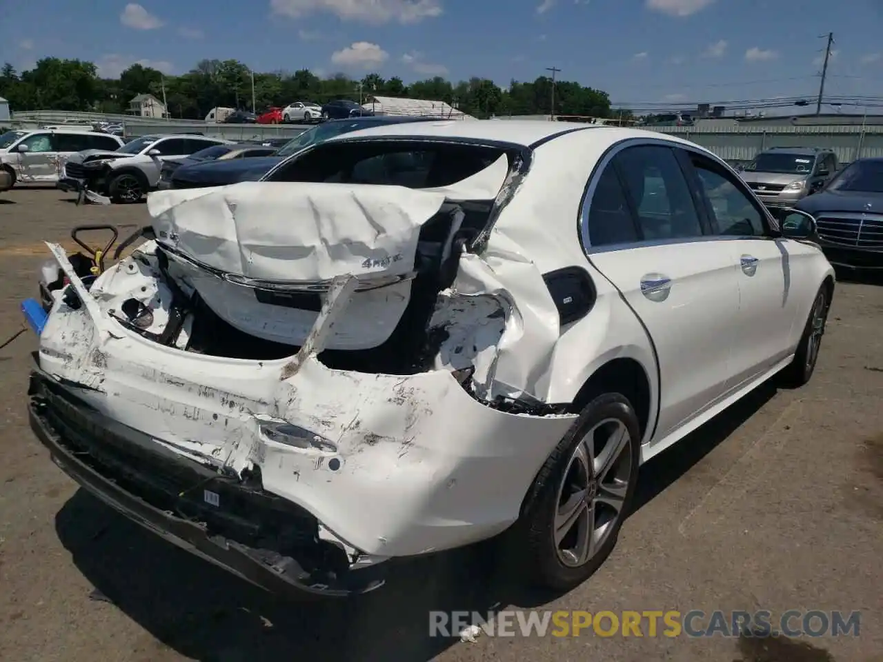 4 Photograph of a damaged car WDDZF4KB4KA626097 MERCEDES-BENZ E-CLASS 2019