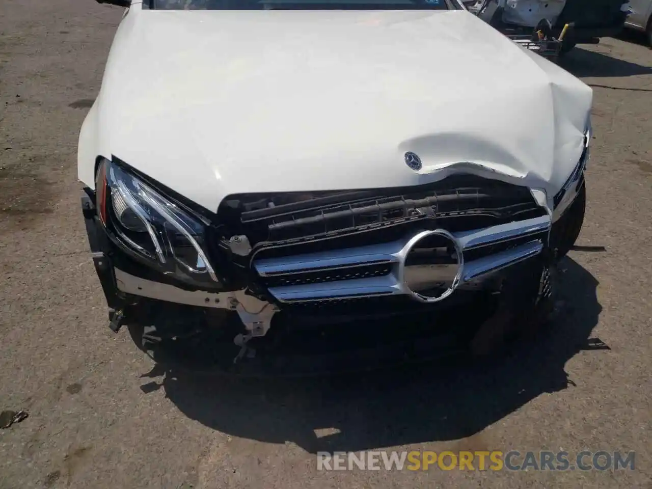 9 Photograph of a damaged car WDDZF4KB4KA626097 MERCEDES-BENZ E-CLASS 2019