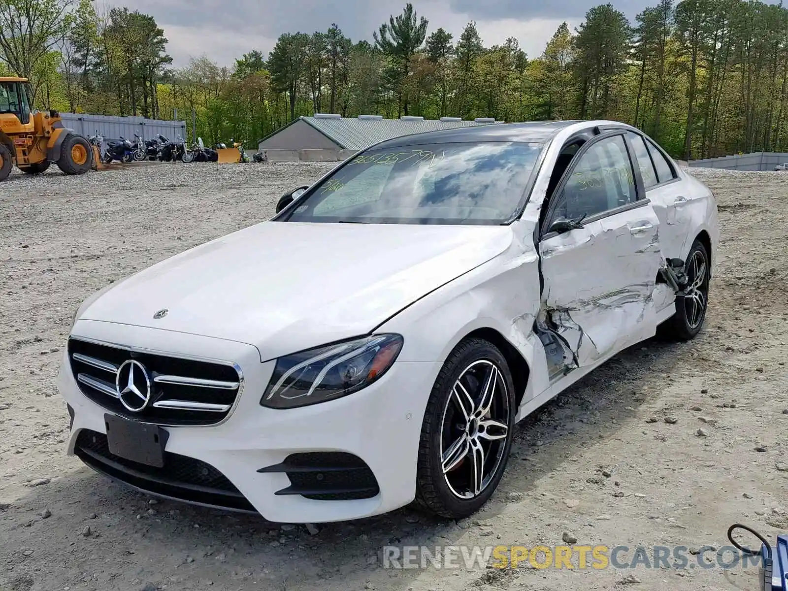 2 Photograph of a damaged car WDDZF4KB5KA573930 MERCEDES-BENZ E CLASS 2019