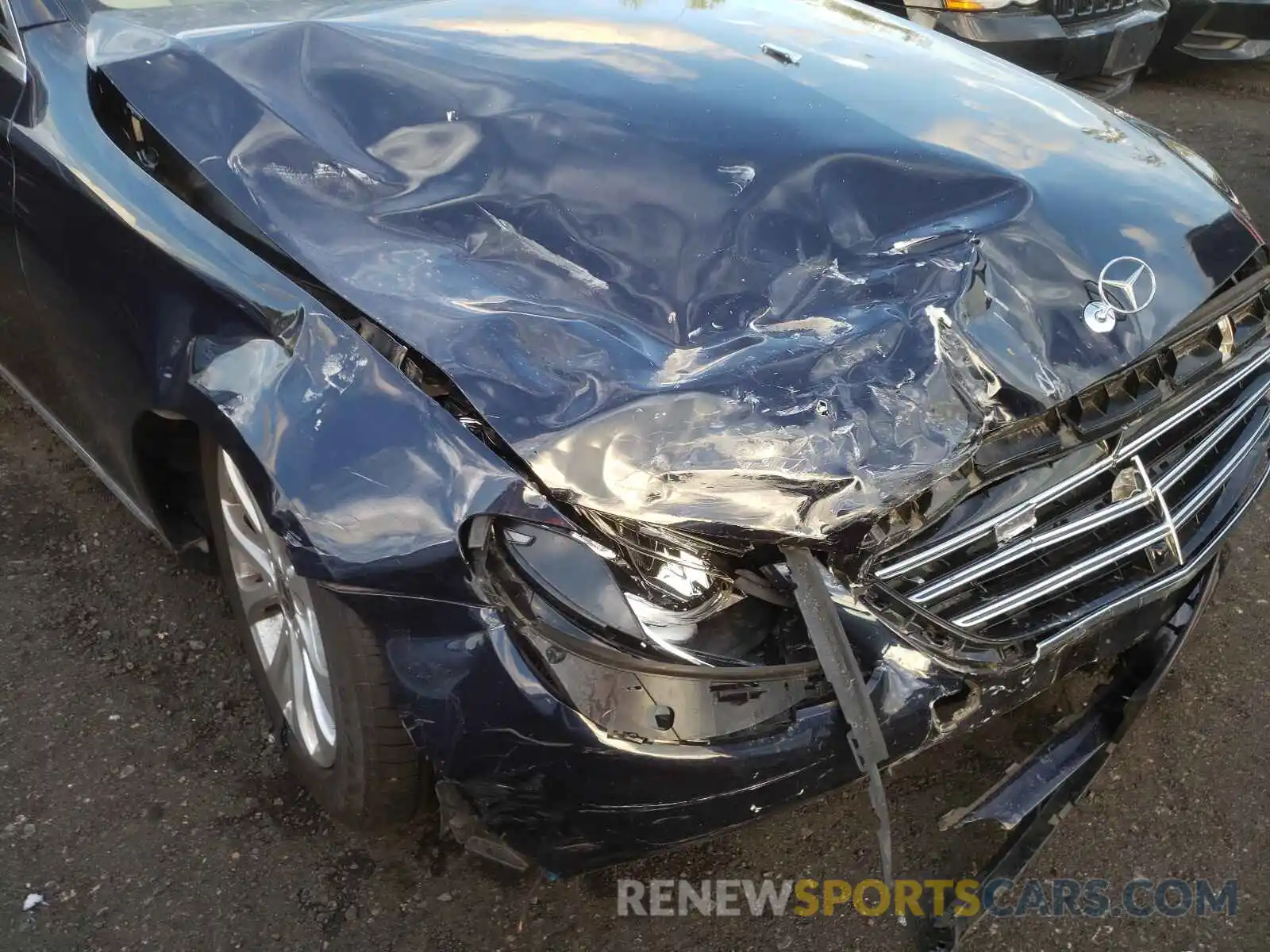 9 Photograph of a damaged car WDDZF4KB5KA588959 MERCEDES-BENZ E-CLASS 2019