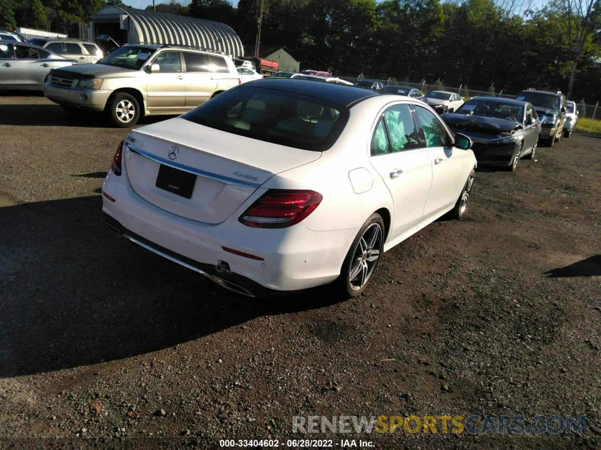 4 Photograph of a damaged car WDDZF4KB5KA619062 MERCEDES-BENZ E-CLASS 2019