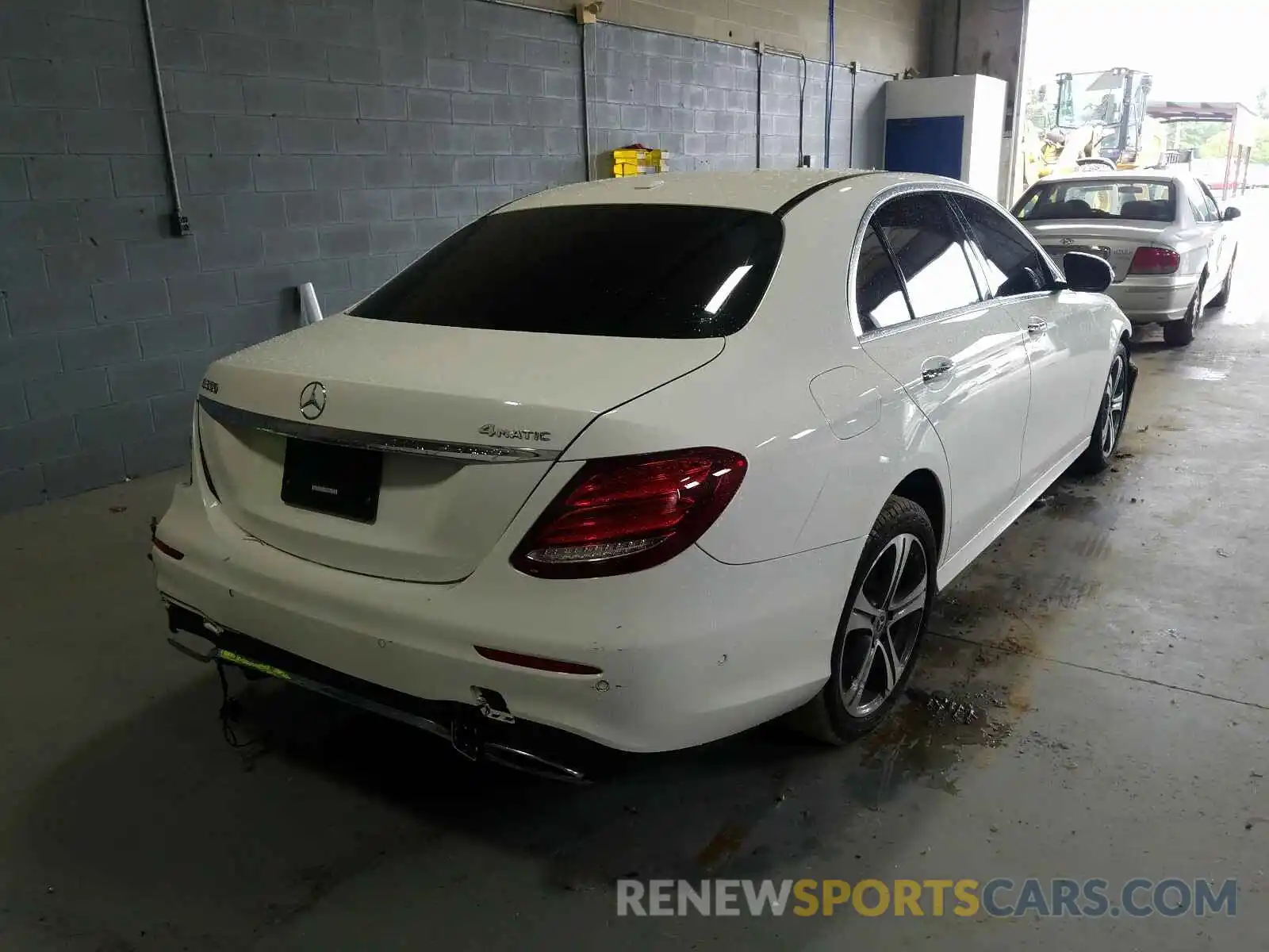 4 Photograph of a damaged car WDDZF4KB6KA489034 MERCEDES-BENZ E CLASS 2019