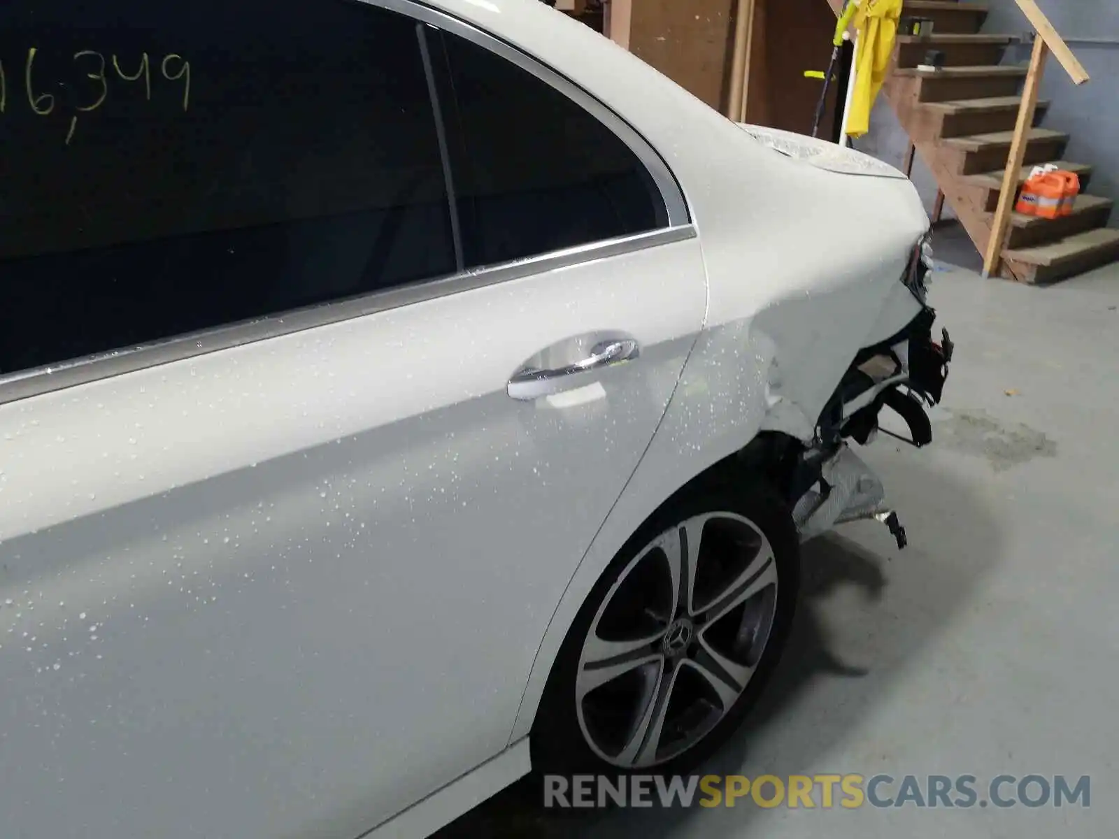 9 Photograph of a damaged car WDDZF4KB6KA489034 MERCEDES-BENZ E CLASS 2019