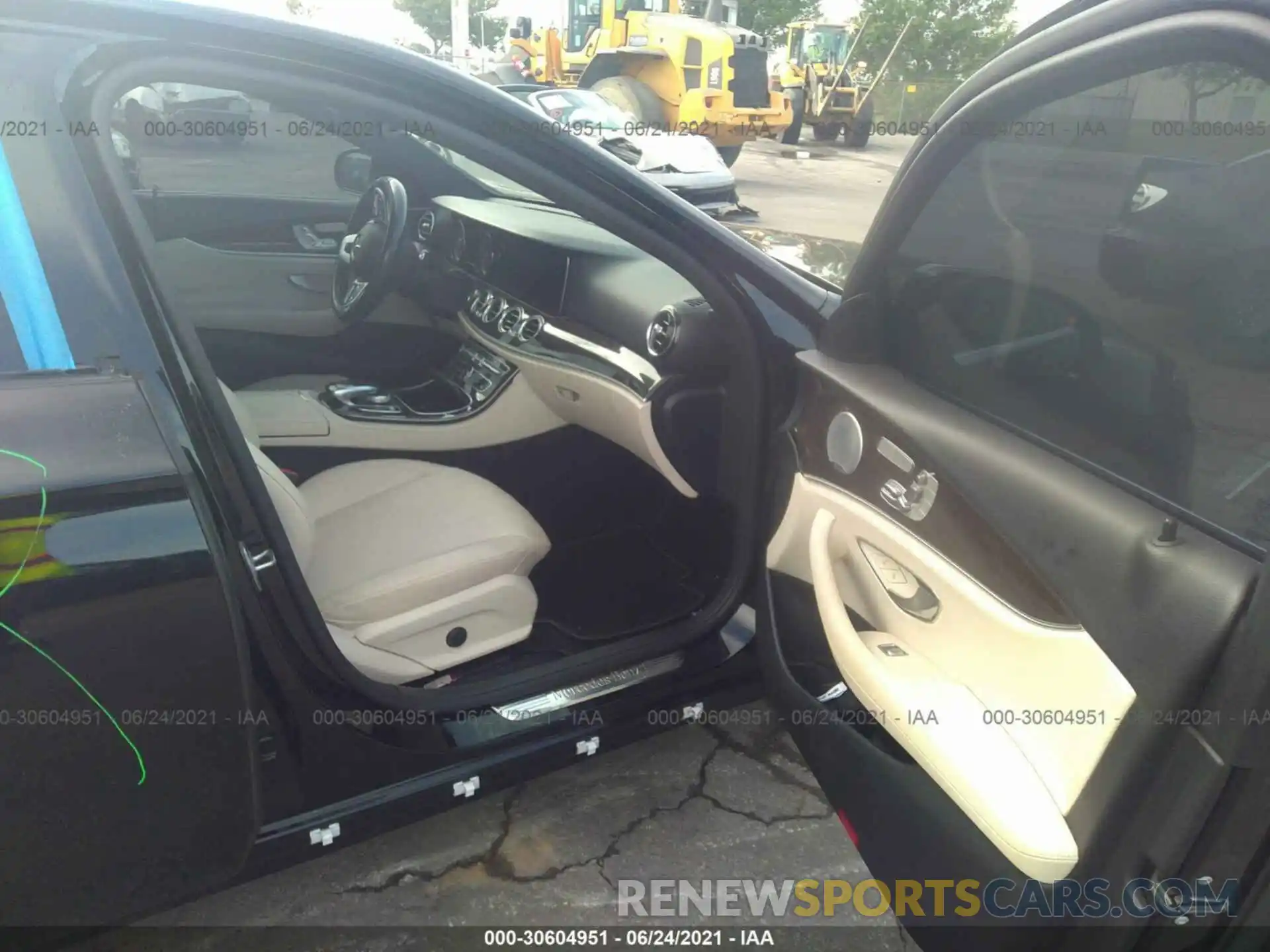 5 Photograph of a damaged car WDDZF4KB6KA489549 MERCEDES-BENZ E-CLASS 2019