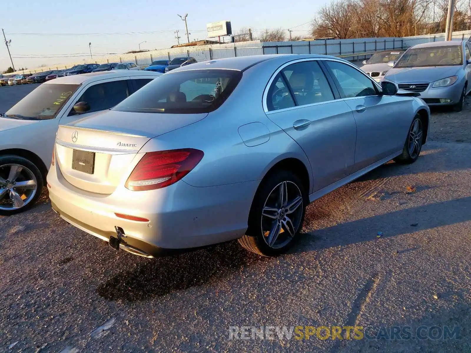 4 Photograph of a damaged car WDDZF4KB6KA489597 MERCEDES-BENZ E CLASS 2019