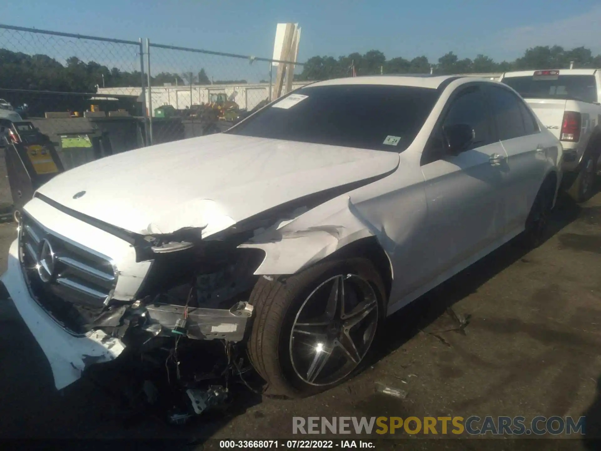 2 Photograph of a damaged car WDDZF4KB6KA680114 MERCEDES-BENZ E-CLASS 2019